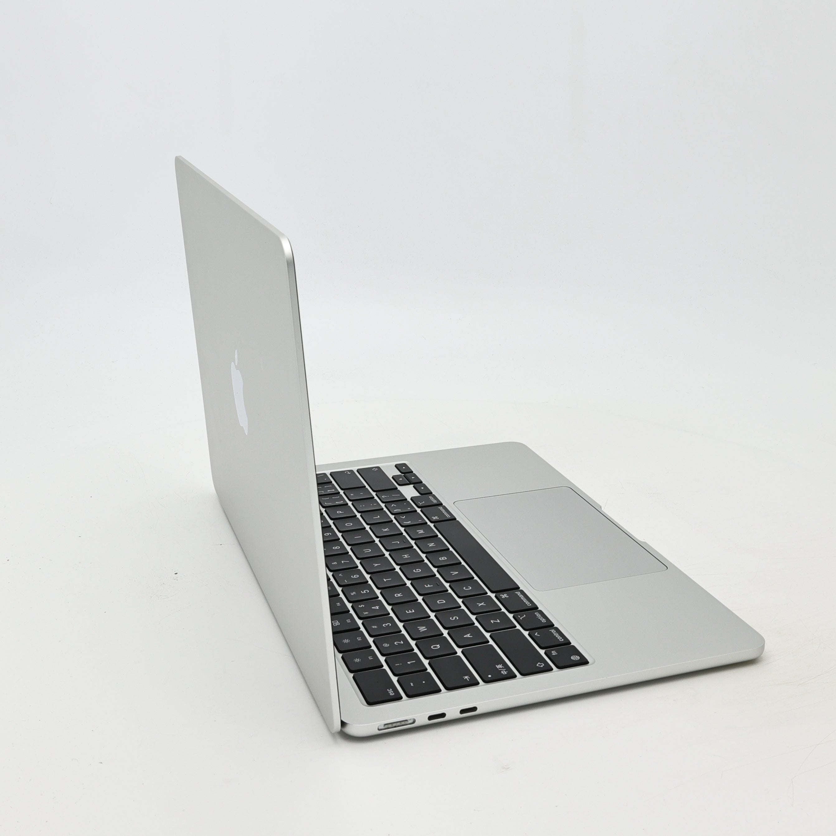 95新 Apple MacBook Air 22年 13寸 M2（8+8核） 8G RAM 256G SSD 銀色