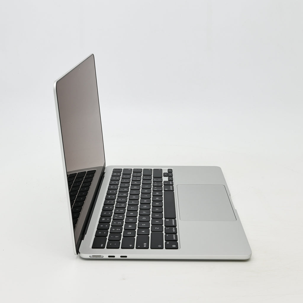 95新 Apple MacBook Air 22年 13寸 M2（8+8核） 8G RAM 256G SSD 銀色