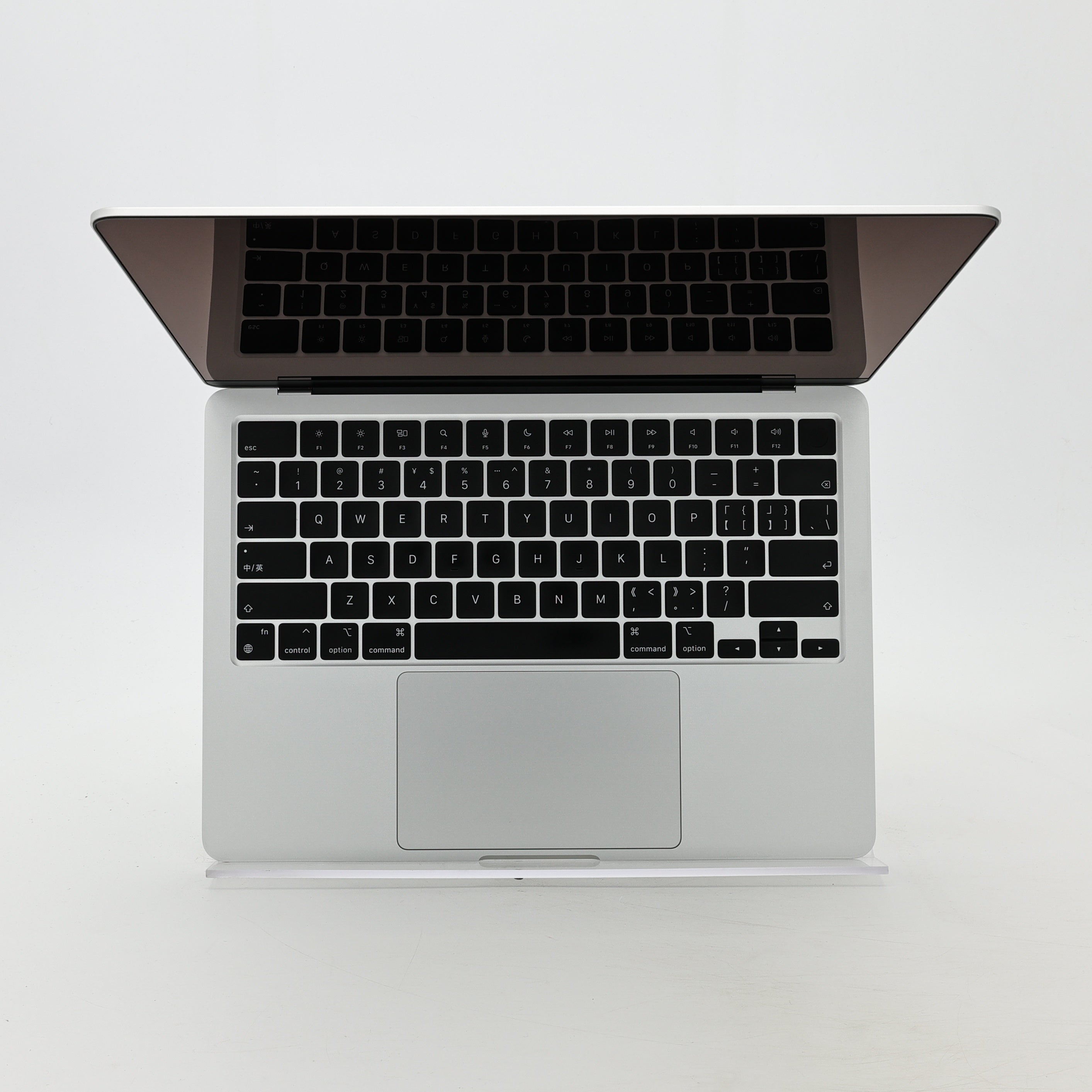 95新 Apple MacBook Air 22年 13寸 M2（8+8核） 8G RAM 256G SSD 銀色