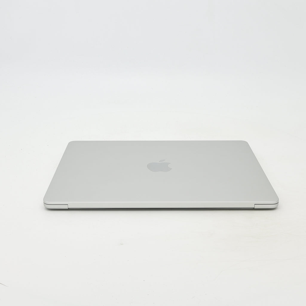 95新 Apple MacBook Air 22年 13寸 M2（8+8核） 8G RAM 256G SSD 銀色