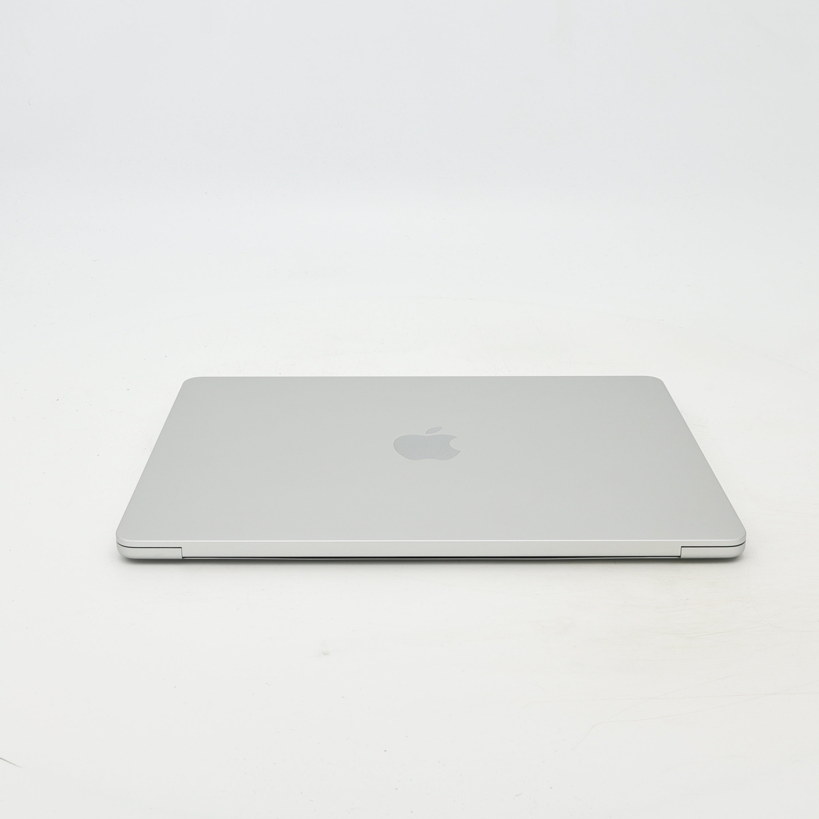 95新 Apple MacBook Air 22年 13寸 M2（8+8核） 8G RAM 256G SSD 銀色