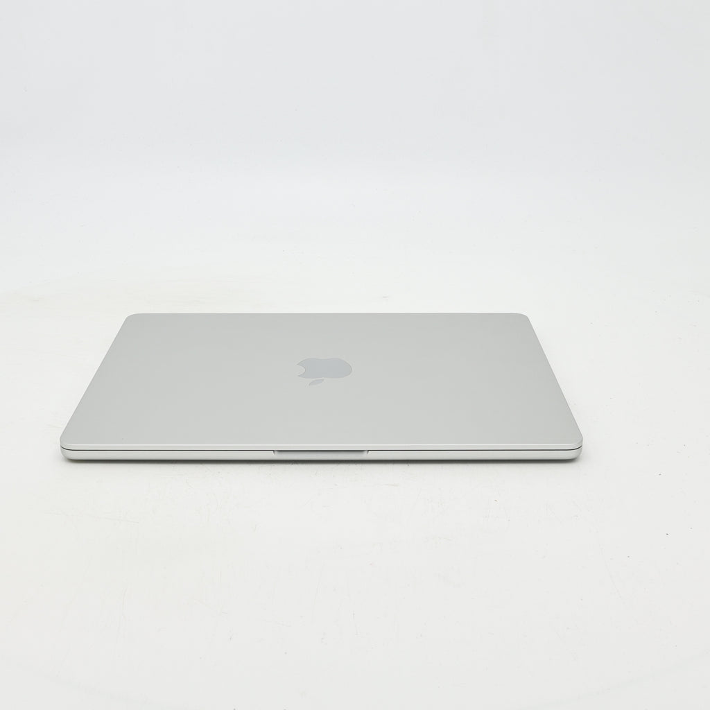 95新 Apple MacBook Air 22年 13寸 M2（8+8核） 8G RAM 256G SSD 銀色