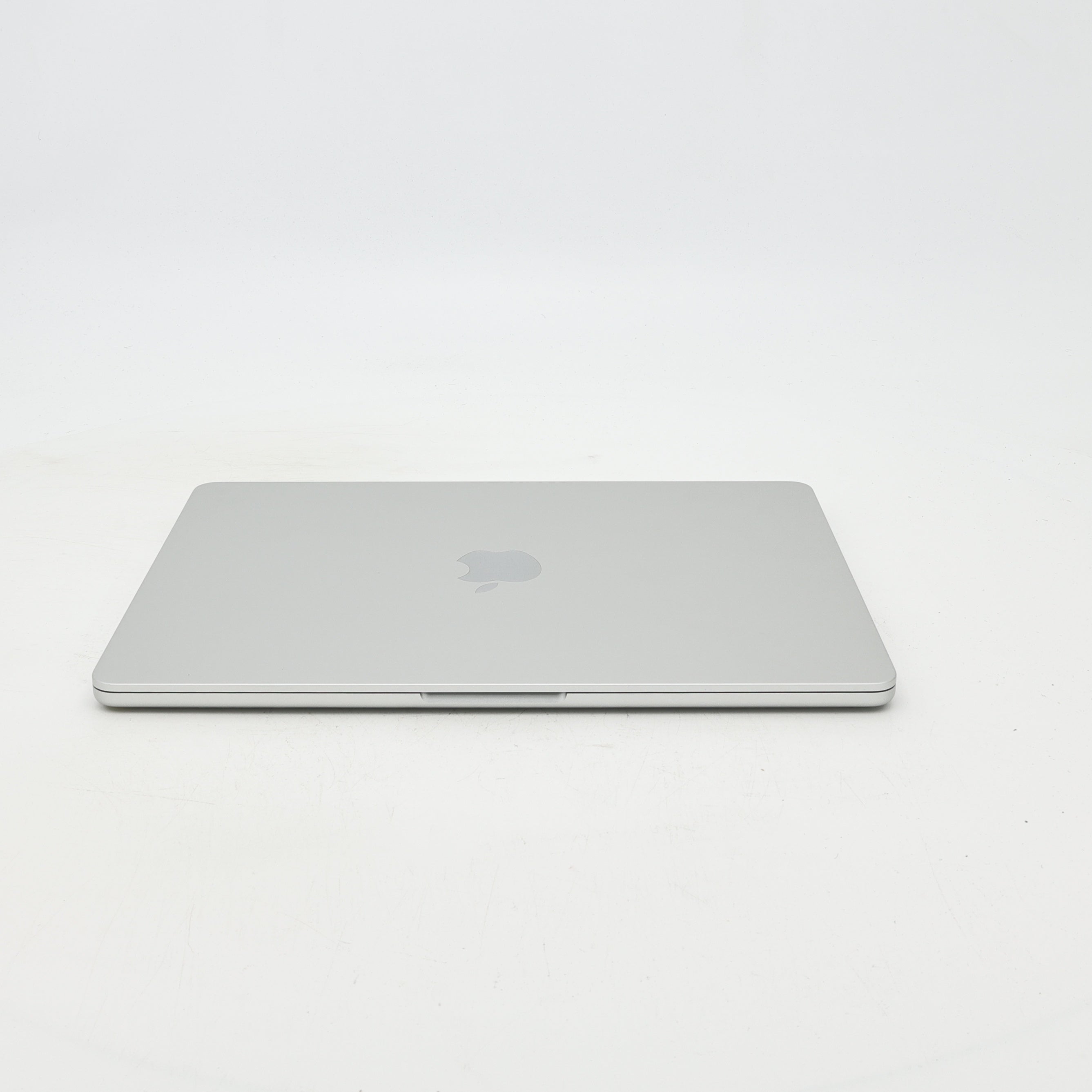 95新 Apple MacBook Air 22年 13寸 M2（8+8核） 8G RAM 256G SSD 銀色