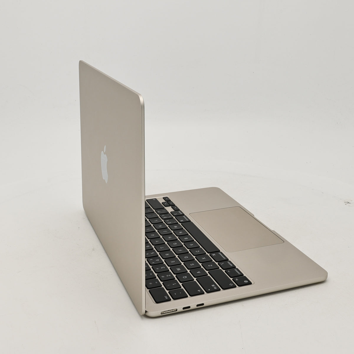 95新 Apple MacBook Air 22年 13寸 M2（8+8核） 8G RAM 256G SSD 星光色