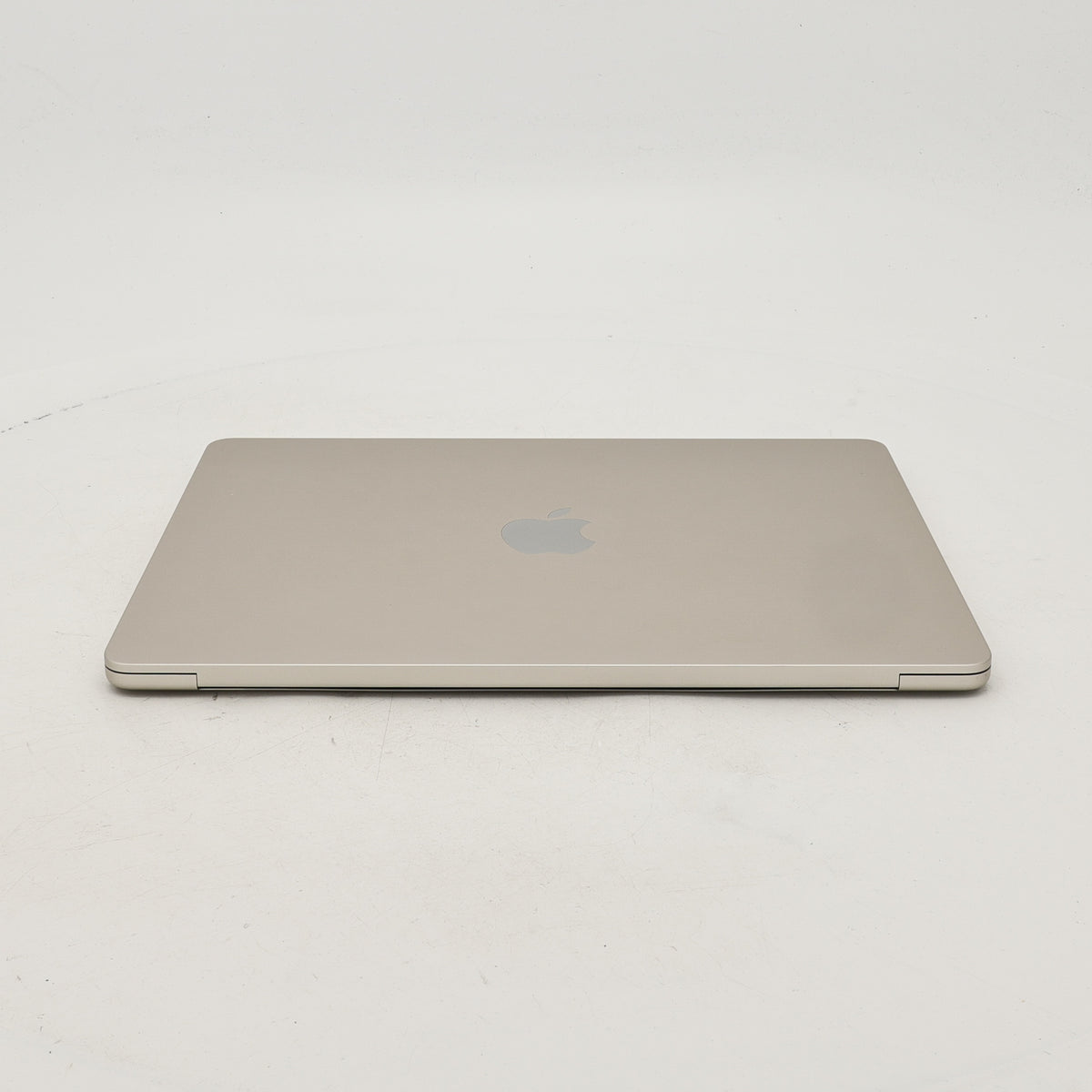 95新 Apple MacBook Air 22年 13寸 M2（8+8核） 8G RAM 256G SSD 星光色