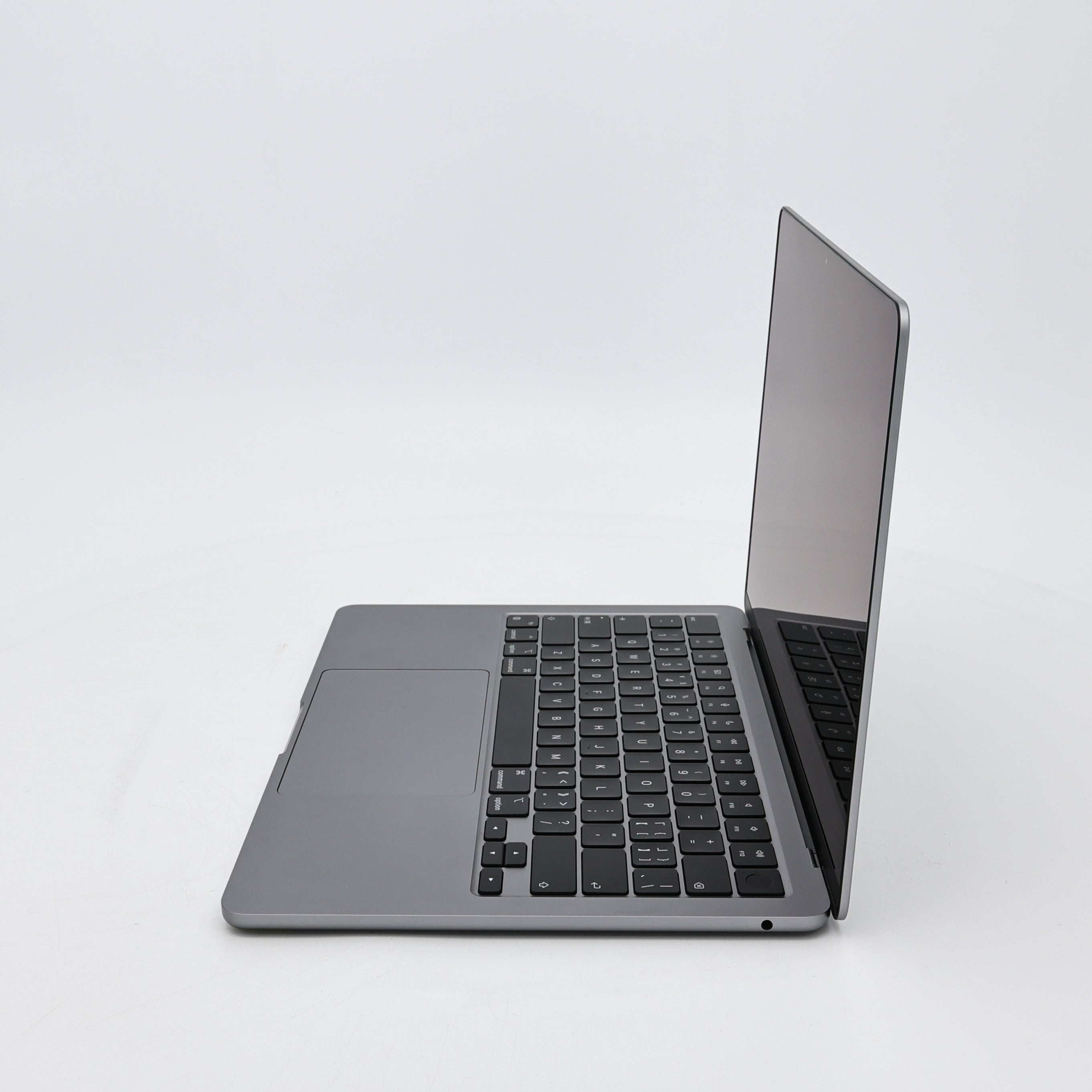 95新 Apple MacBook Air 22年 13寸 M2（8+8核） 8G RAM 256G SSD 深空灰色