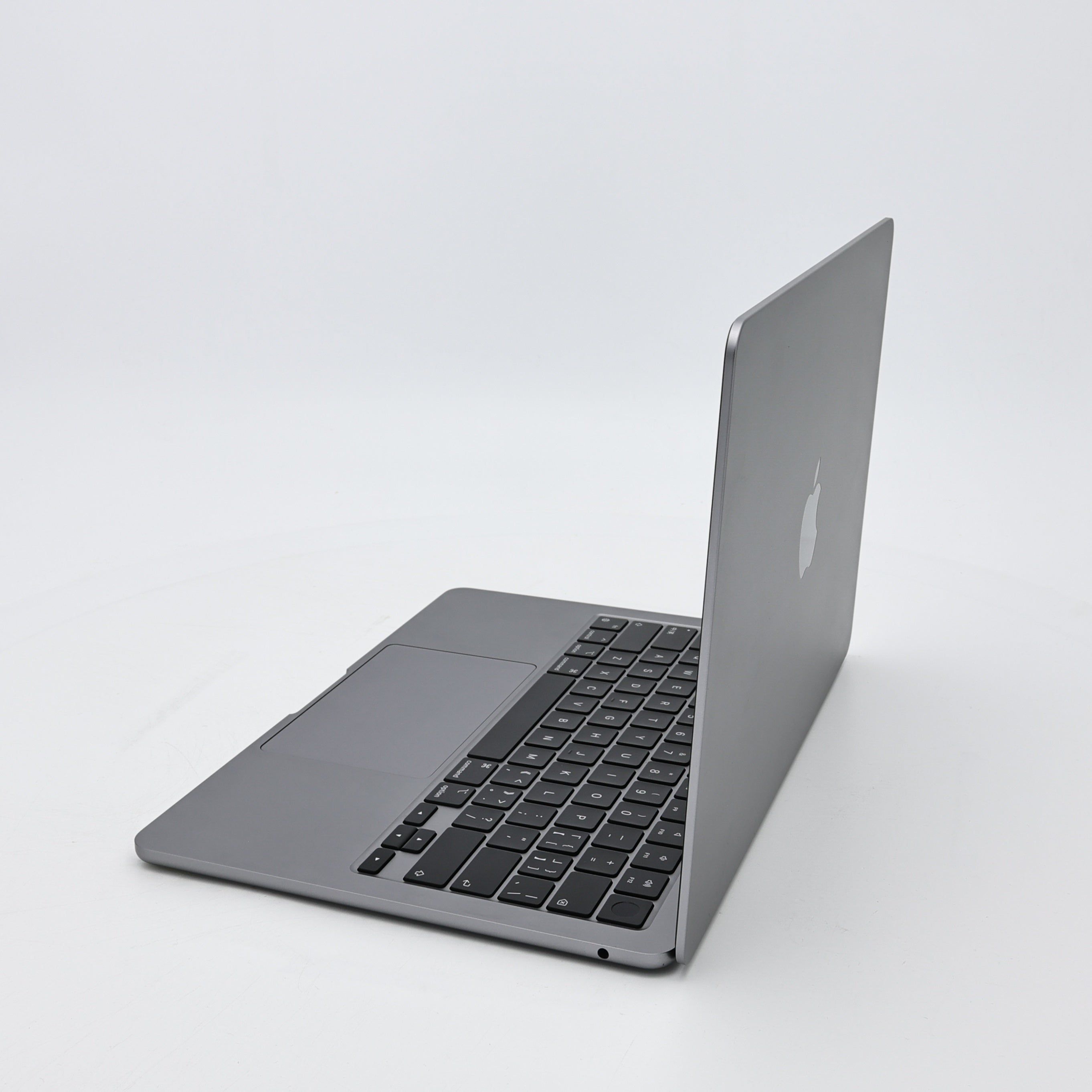 95新 Apple MacBook Air 22年 13寸 M2（8+8核） 8G RAM 256G SSD 深空灰色