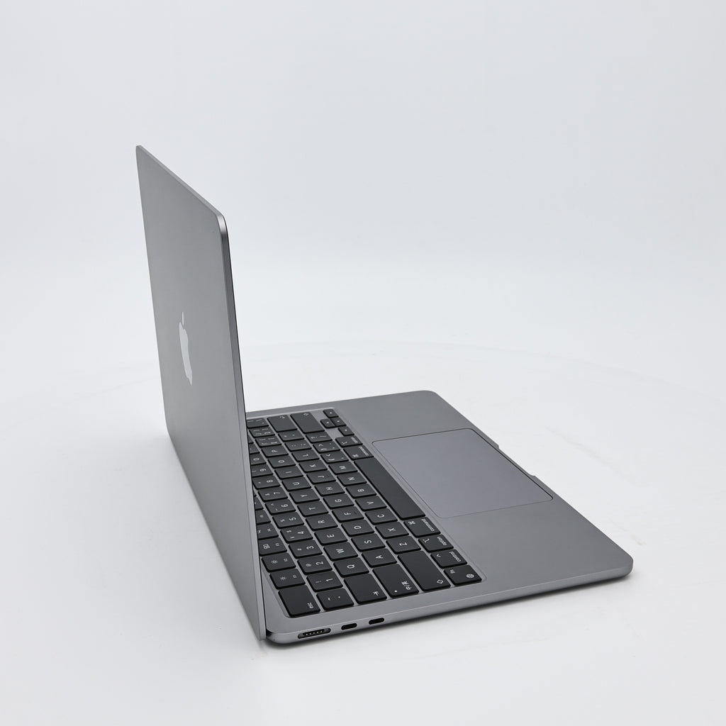 95新 Apple MacBook Air 22年 13寸 M2（8+8核） 8G RAM 256G SSD 深空灰色