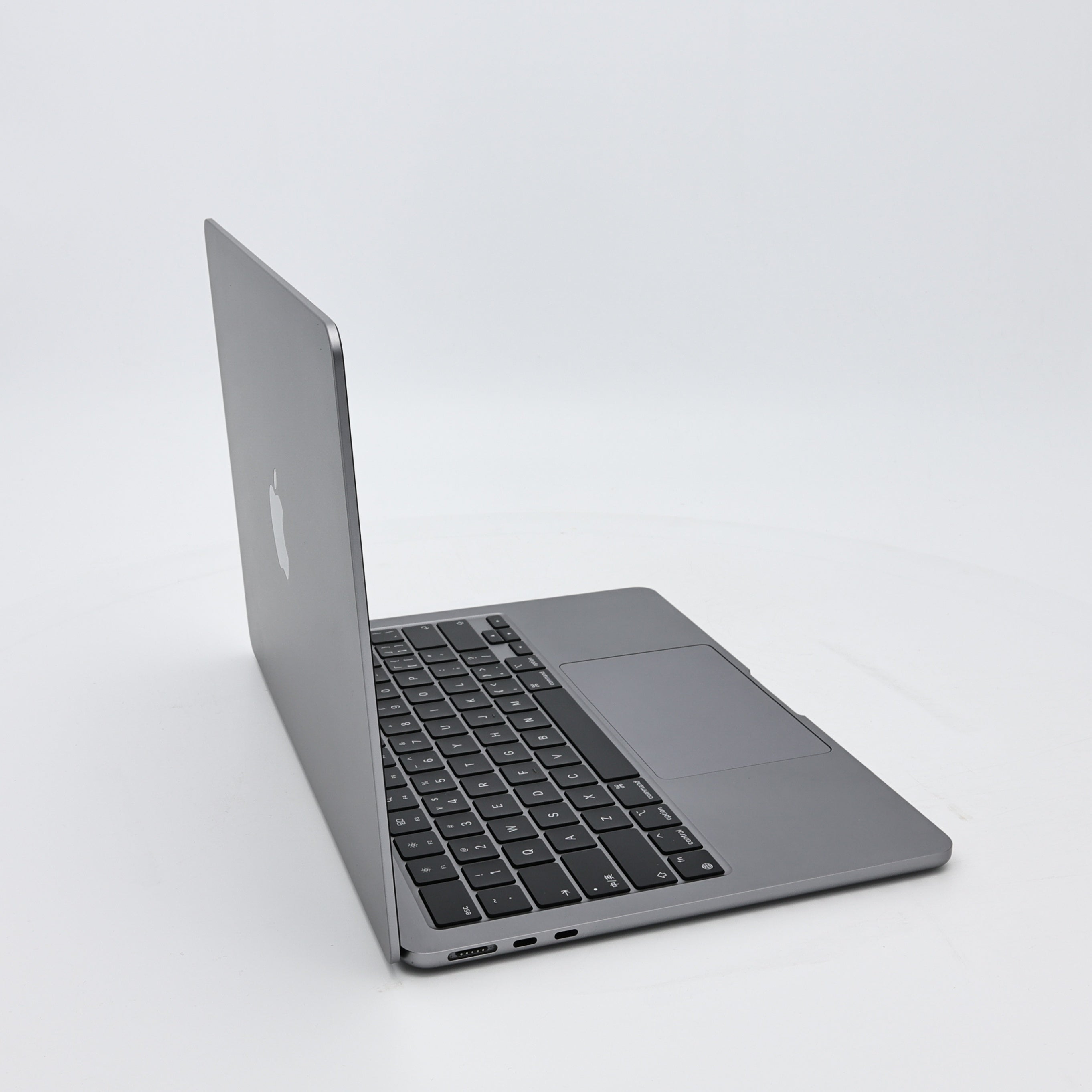95新 Apple MacBook Air 22年 13寸 M2（8+8核） 8G RAM 256G SSD 深空灰色