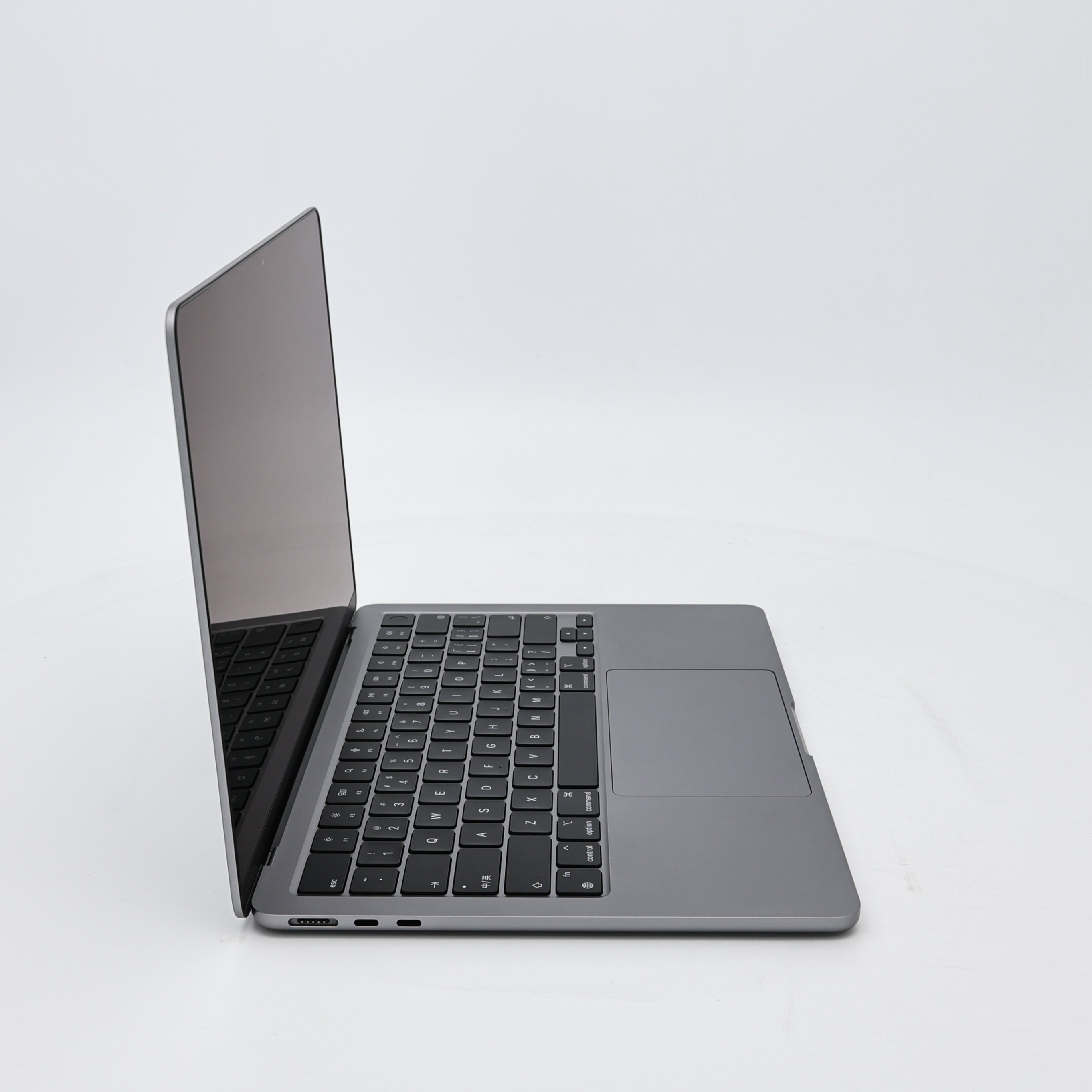 95新 Apple MacBook Air 22年 13寸 M2（8+8核） 8G RAM 256G SSD 深空灰色