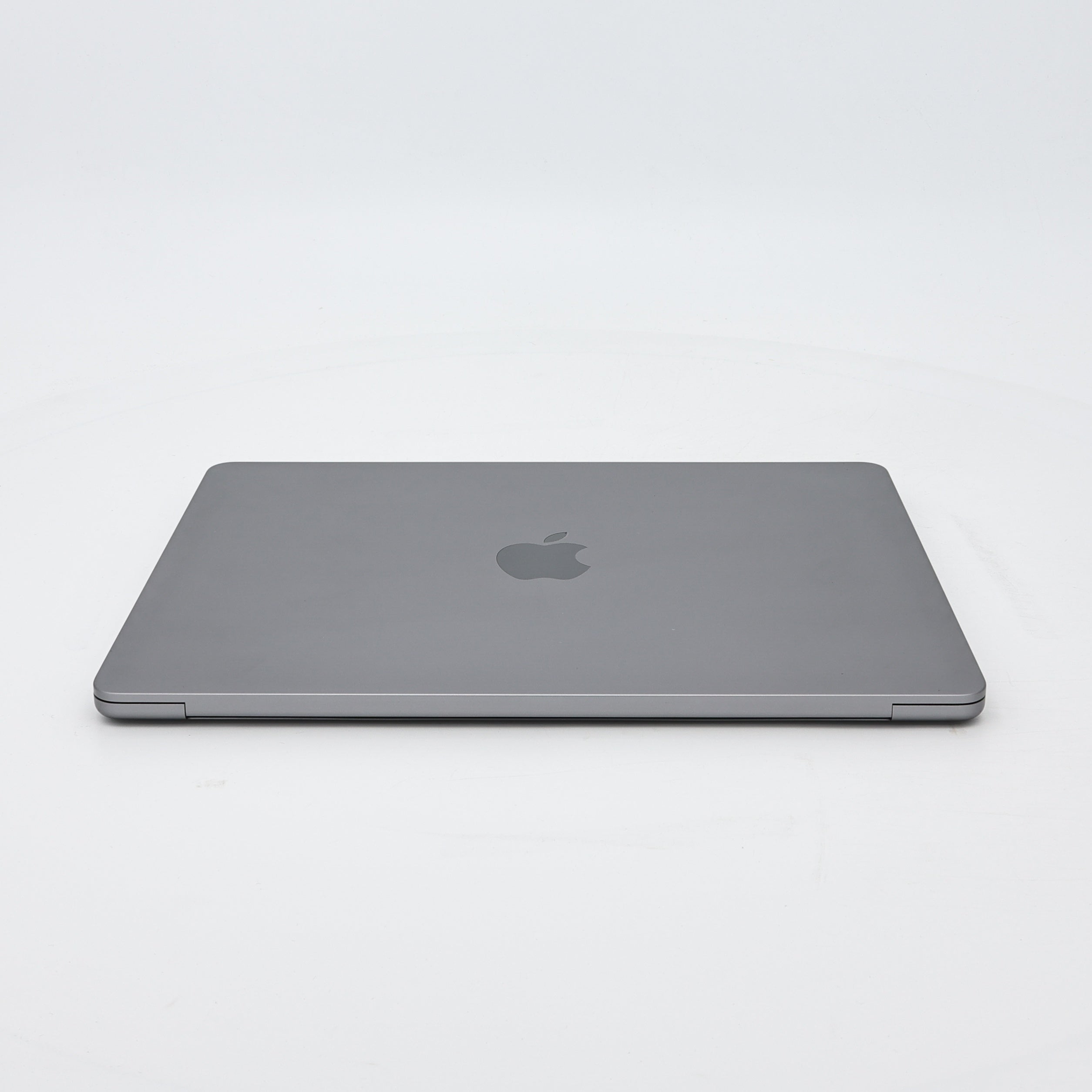 95新 Apple MacBook Air 22年 13寸 M2（8+8核） 8G RAM 256G SSD 深空灰色