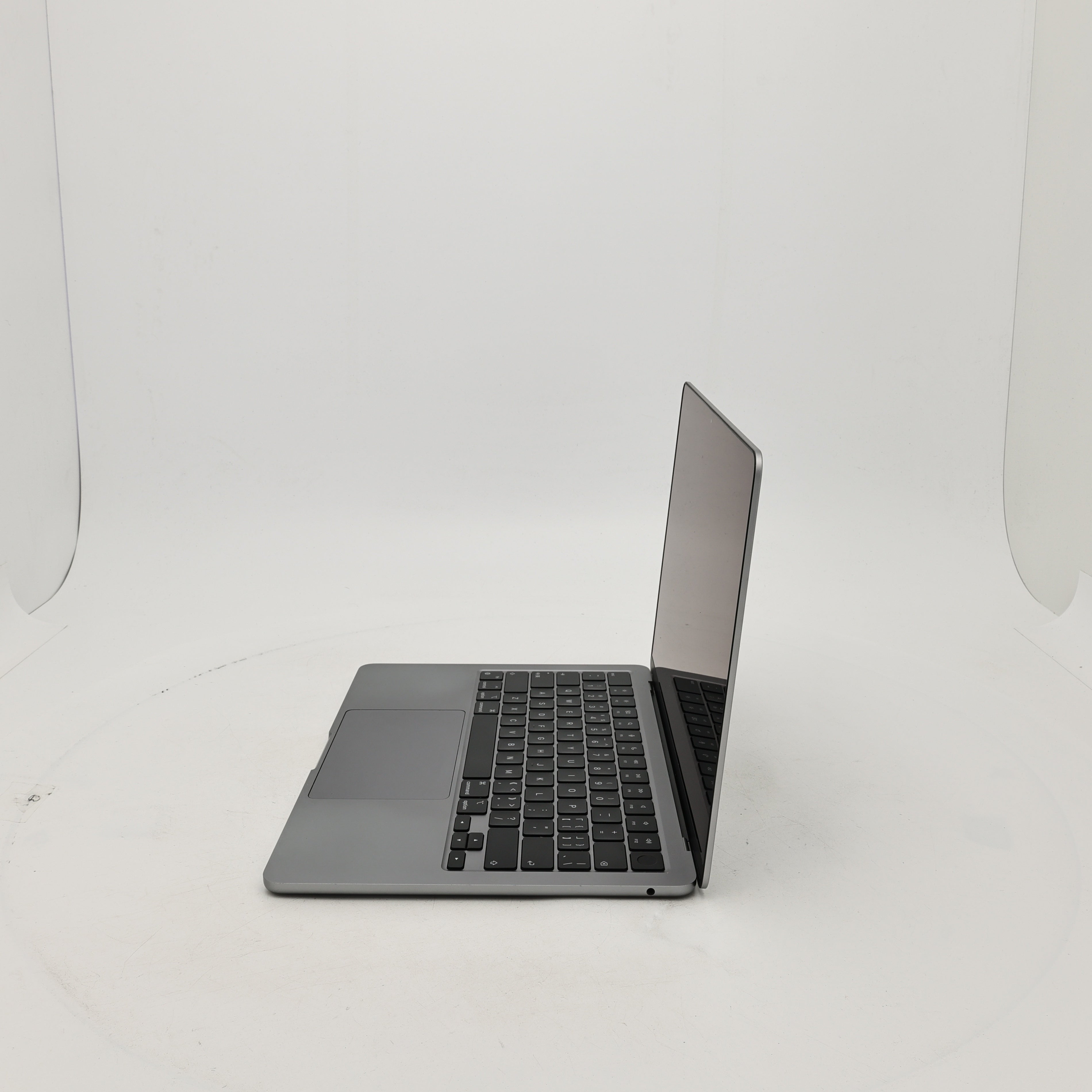 95新 Apple MacBook Air 22年 13寸 M2（8+8核） 8G RAM 512G SSD 深空灰色