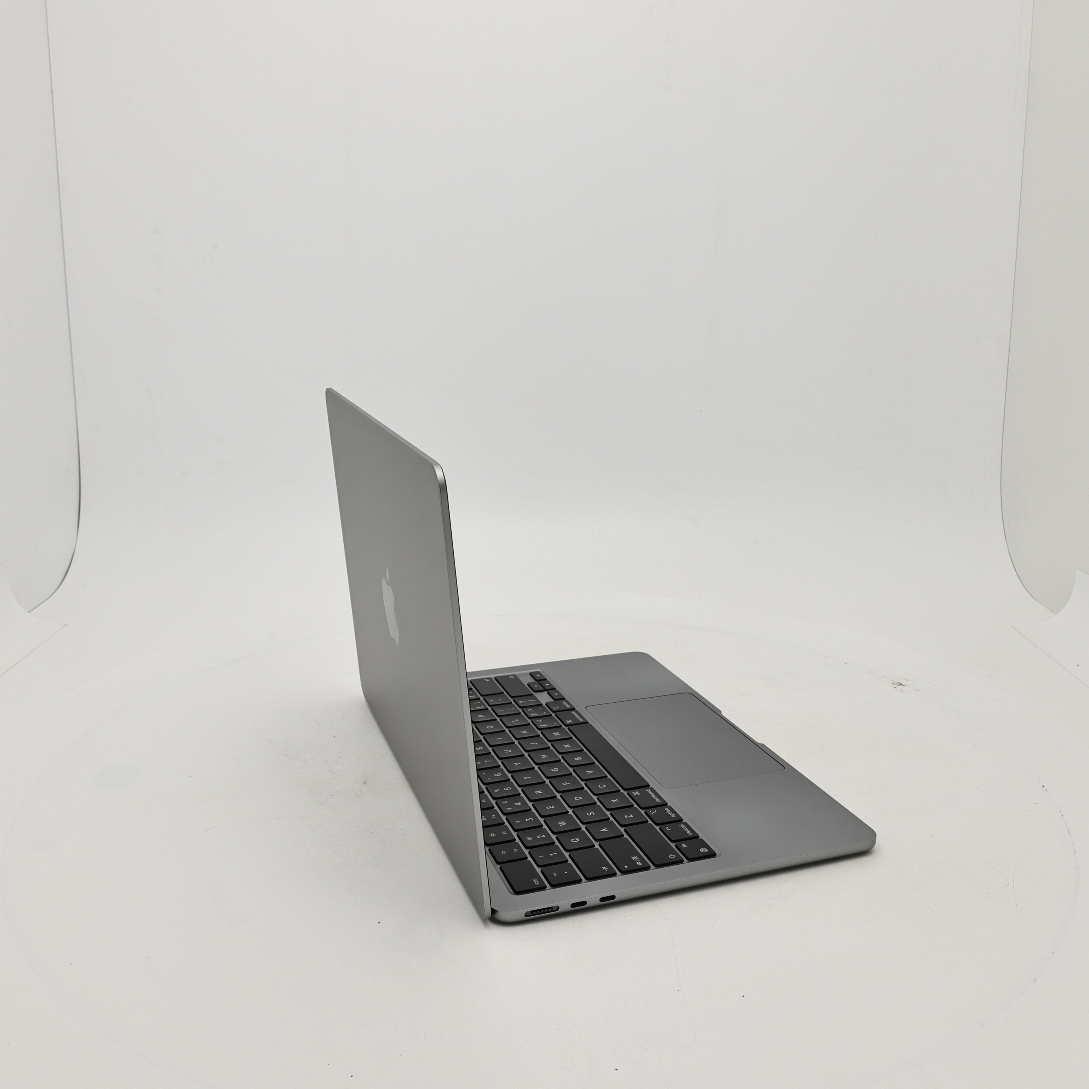 95新 Apple MacBook Air 22年 13寸 M2（8+8核） 8G RAM 512G SSD 深空灰色