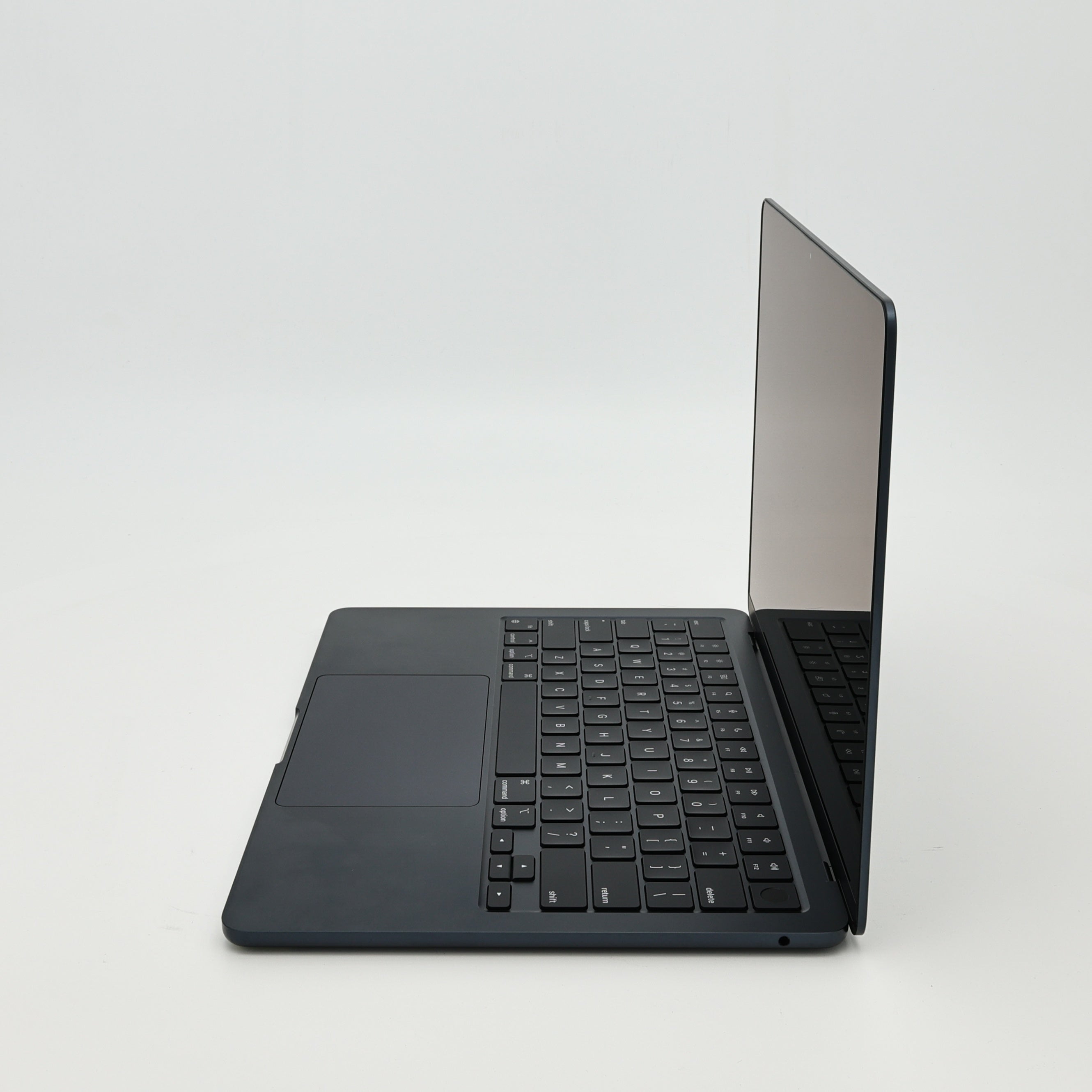 99新 Apple MacBook Air 24年 13寸 M3（8+8核） 8G RAM 256G SSD 午夜色