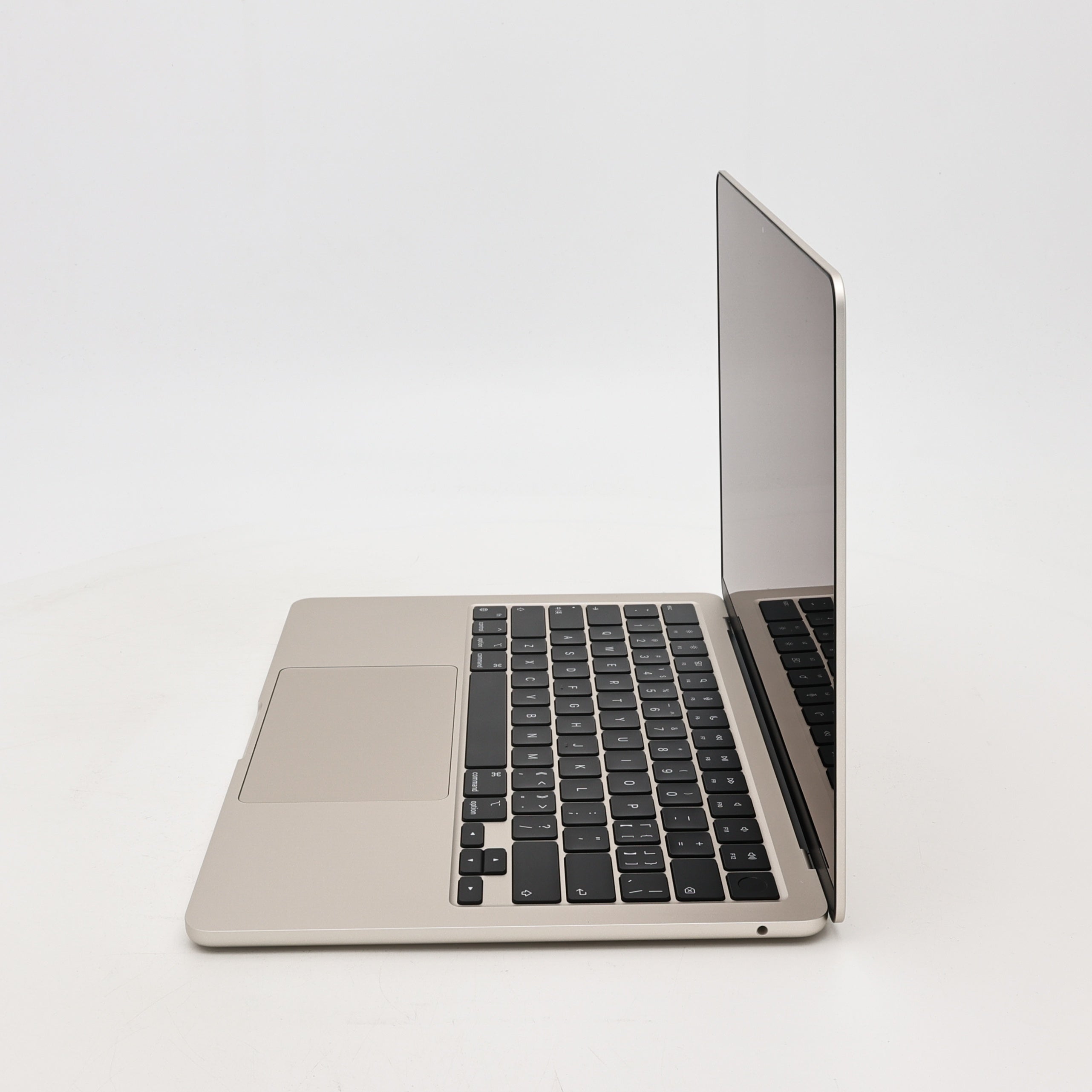 95新 Apple MacBook Air 22年 13寸 M2（8+8核） 8G RAM 256G SSD 星光色