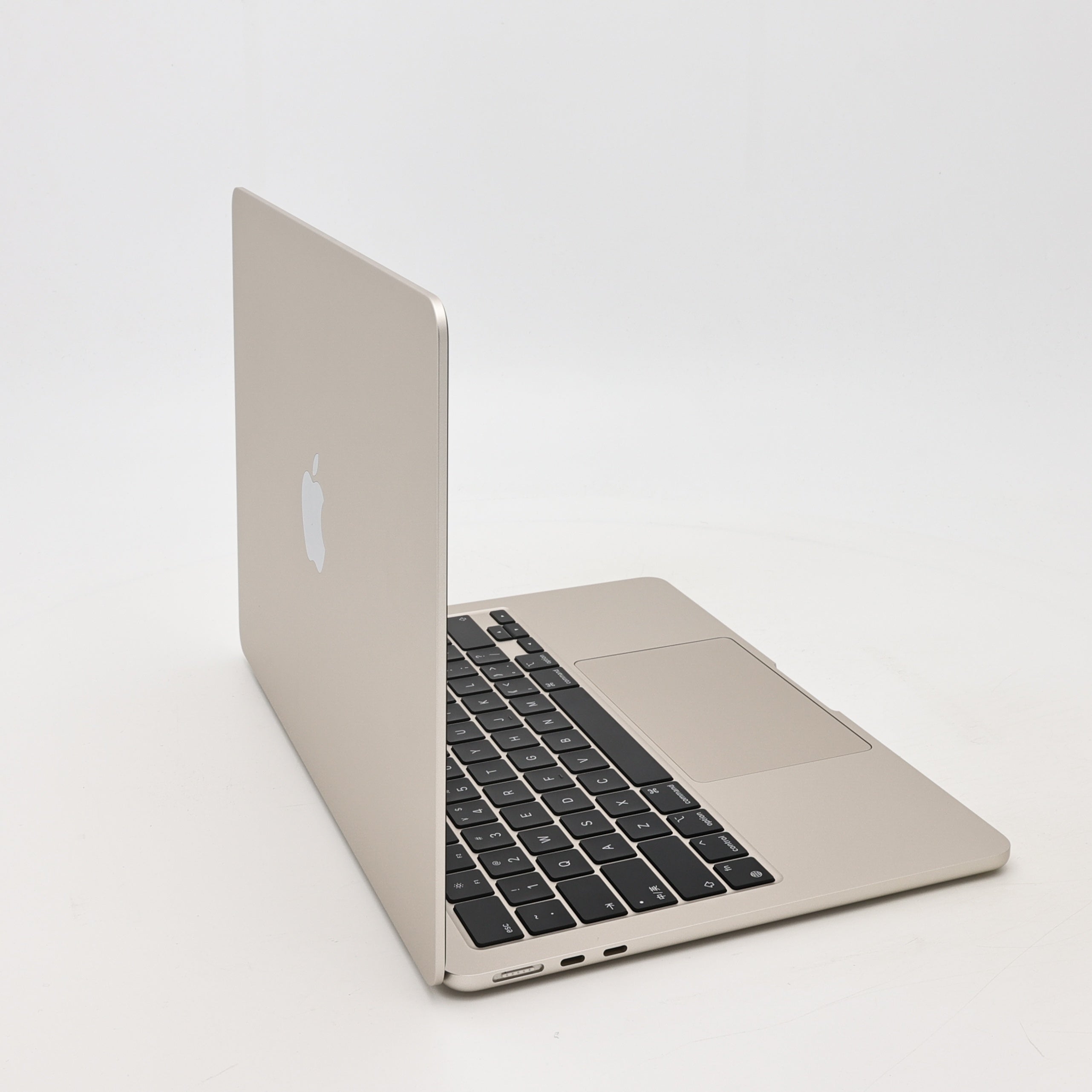 95新 Apple MacBook Air 22年 13寸 M2（8+8核） 8G RAM 256G SSD 星光色