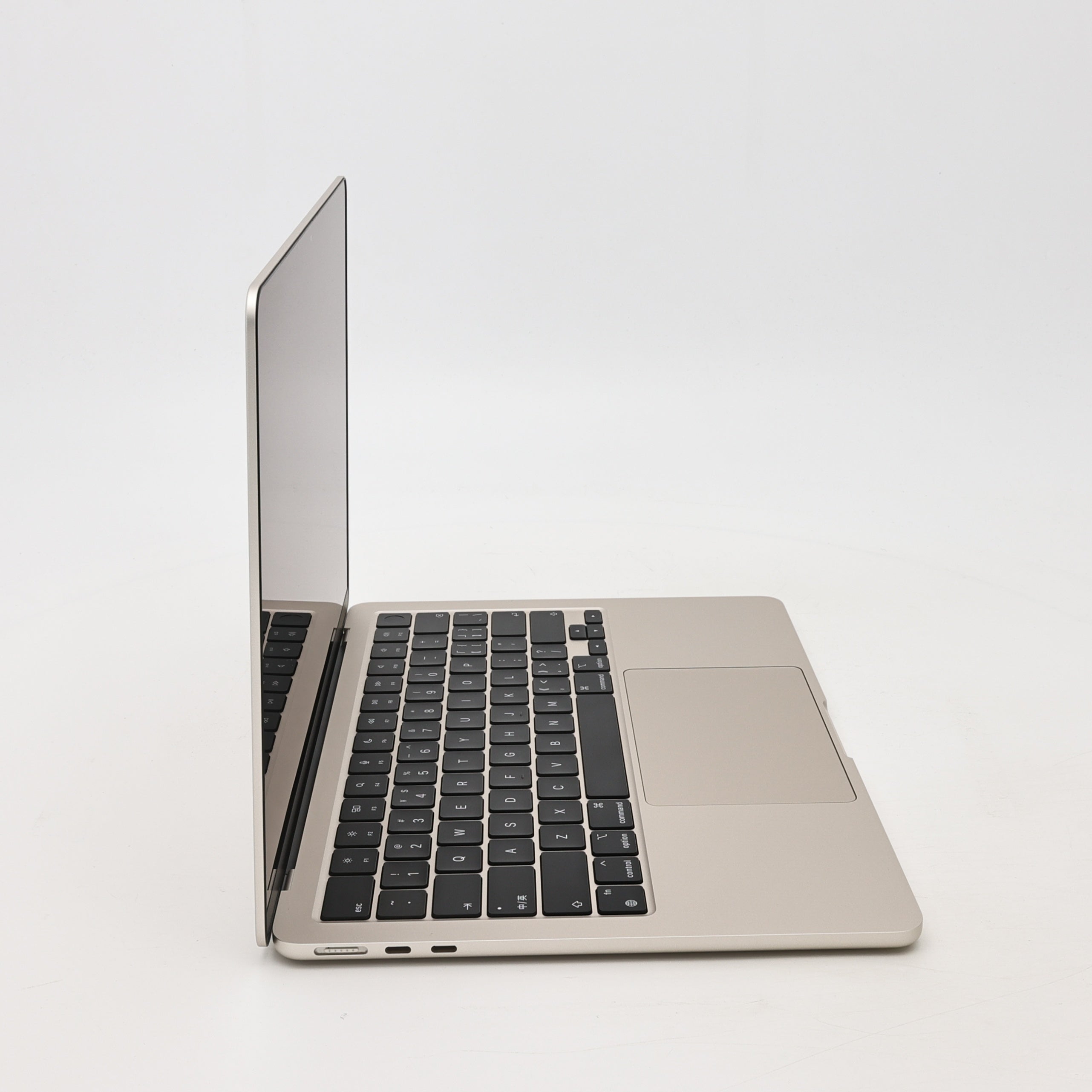 95新 Apple MacBook Air 22年 13寸 M2（8+8核） 8G RAM 256G SSD 星光色