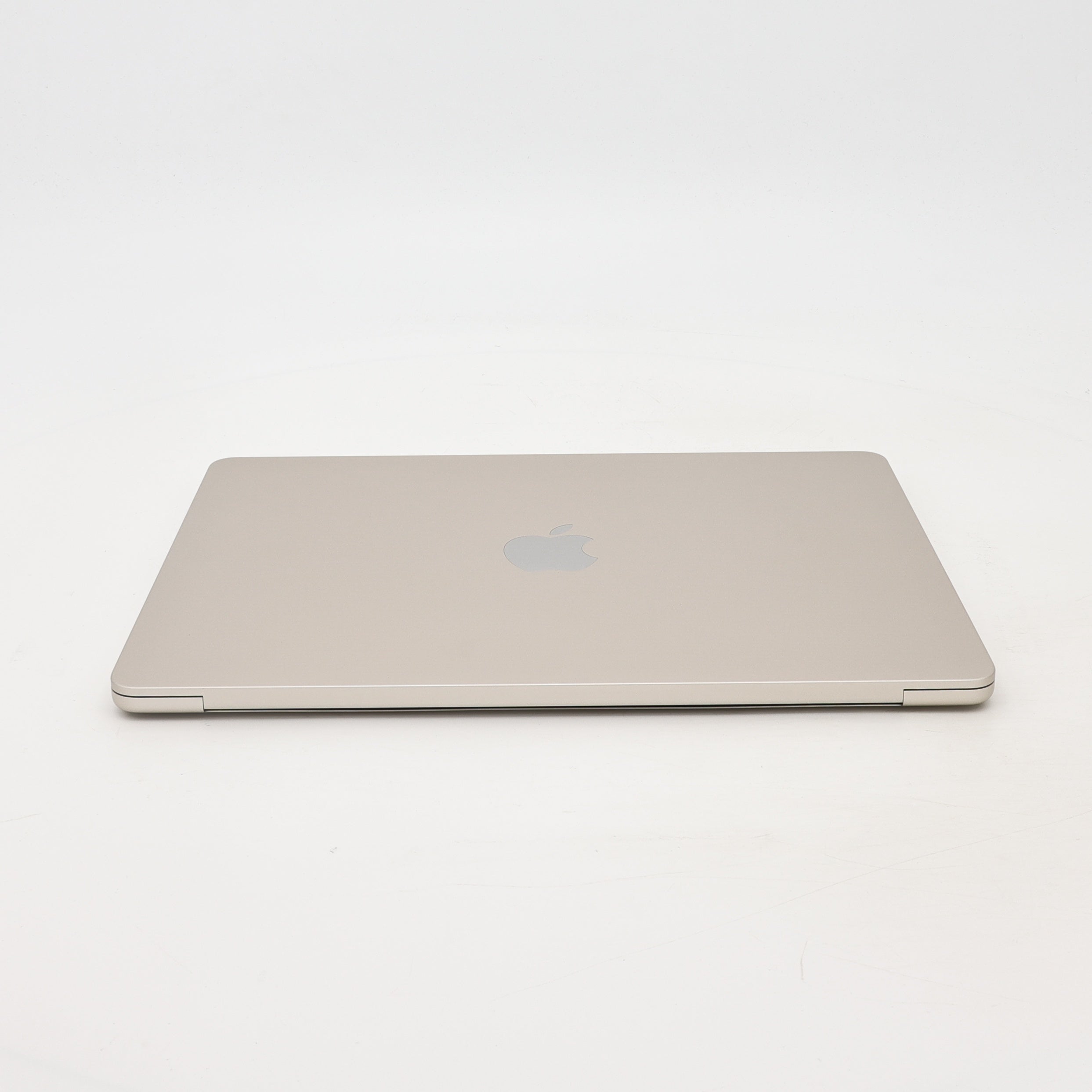 95新 Apple MacBook Air 22年 13寸 M2（8+8核） 8G RAM 256G SSD 星光色