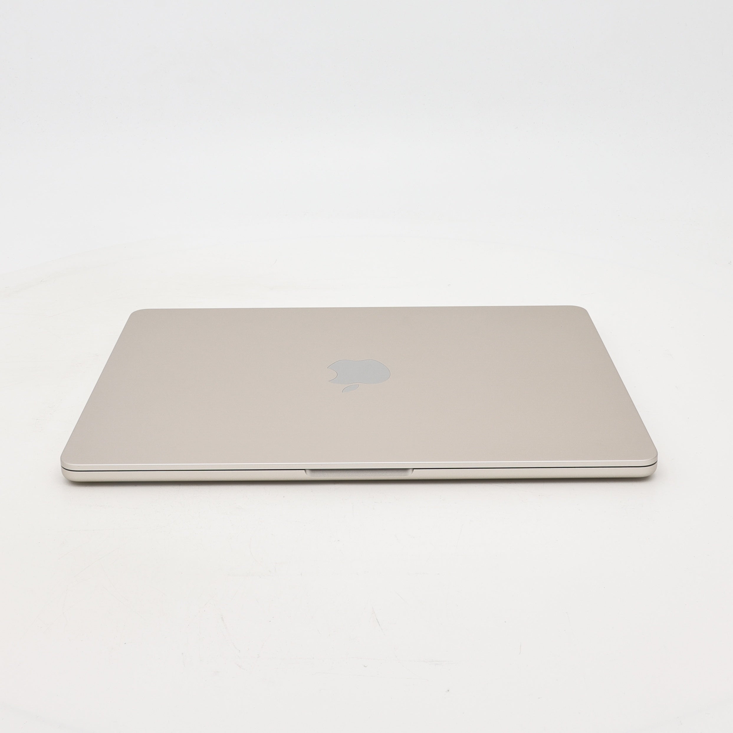 95新 Apple MacBook Air 22年 13寸 M2（8+8核） 8G RAM 256G SSD 星光色