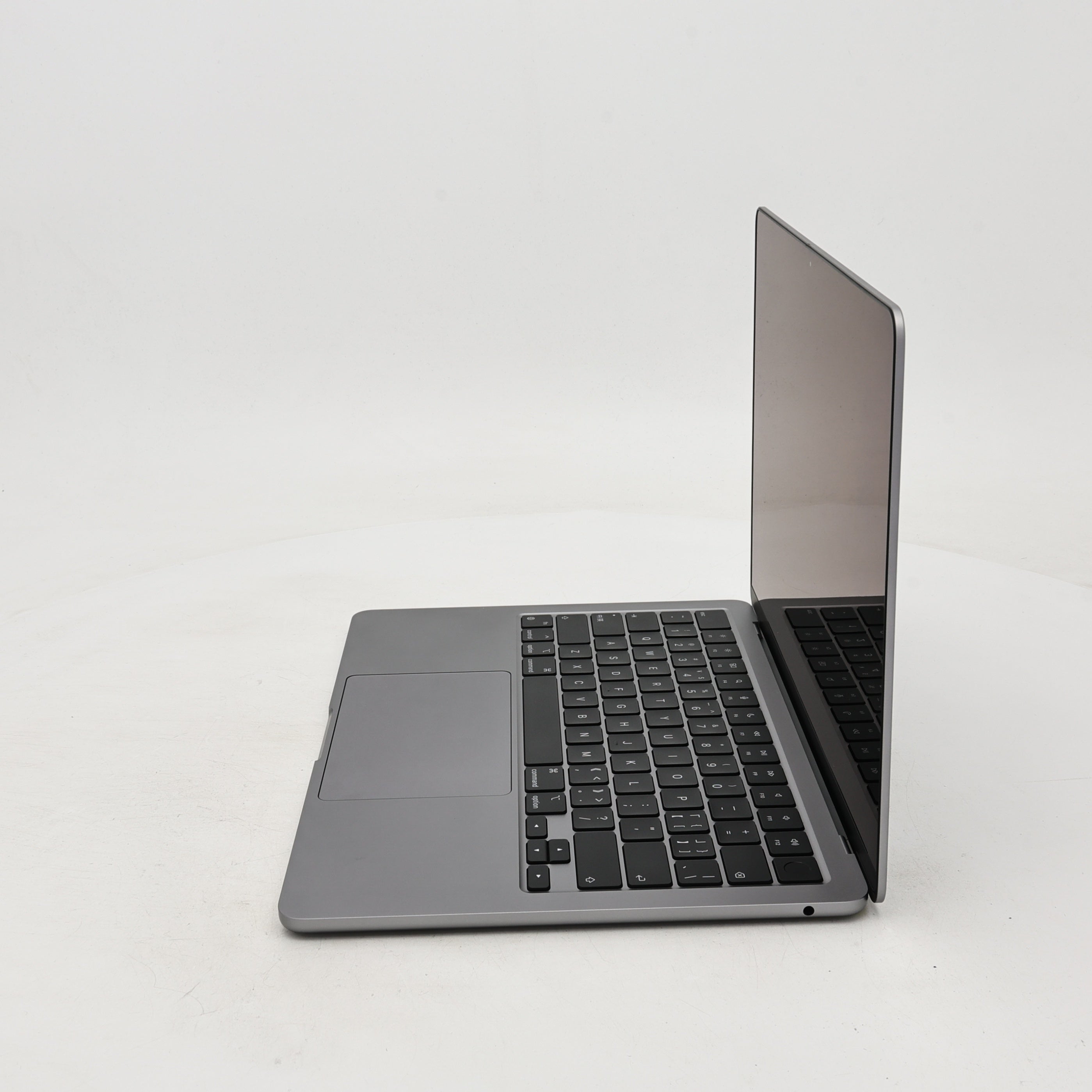 95新 Apple MacBook Air 22年 13寸 M2（8+8核） 8G RAM 256G SSD 深空灰色