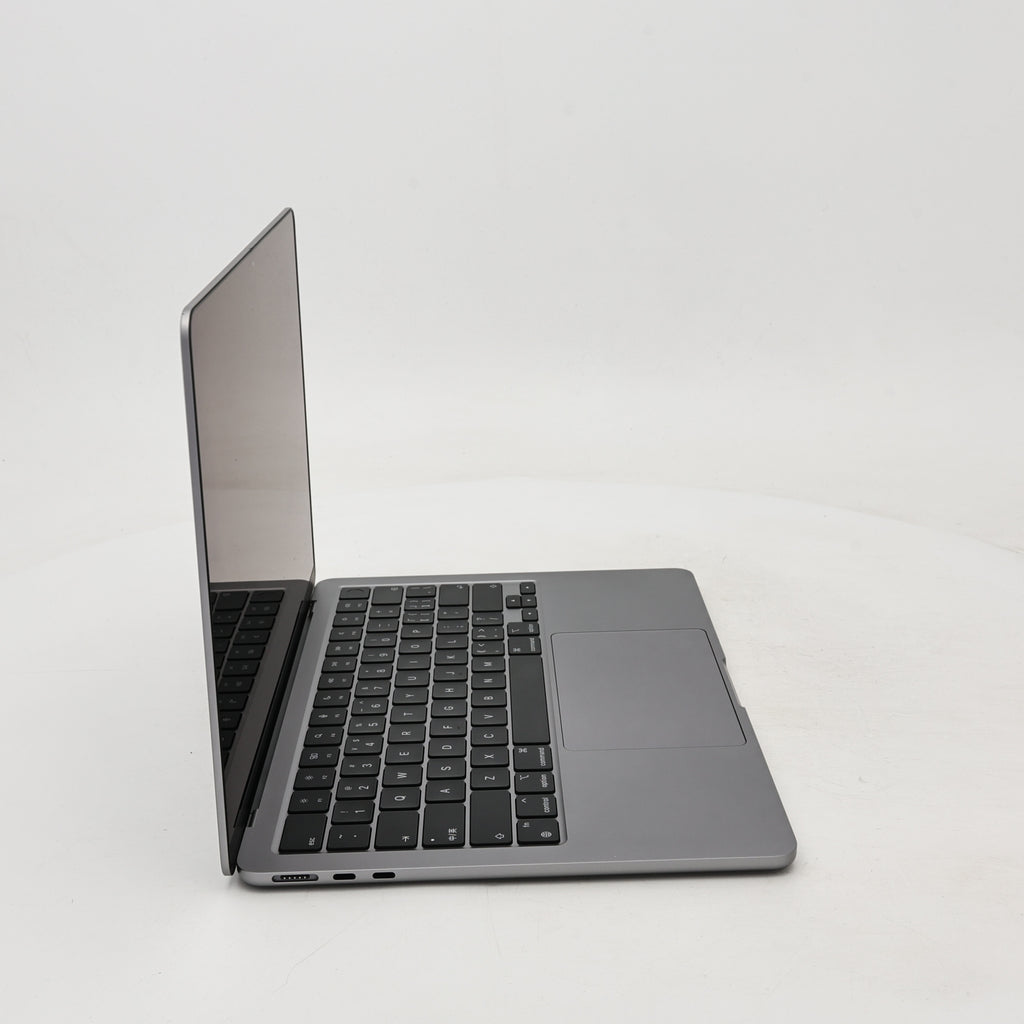 95新 Apple MacBook Air 22年 13寸 M2（8+8核） 8G RAM 256G SSD 深空灰色