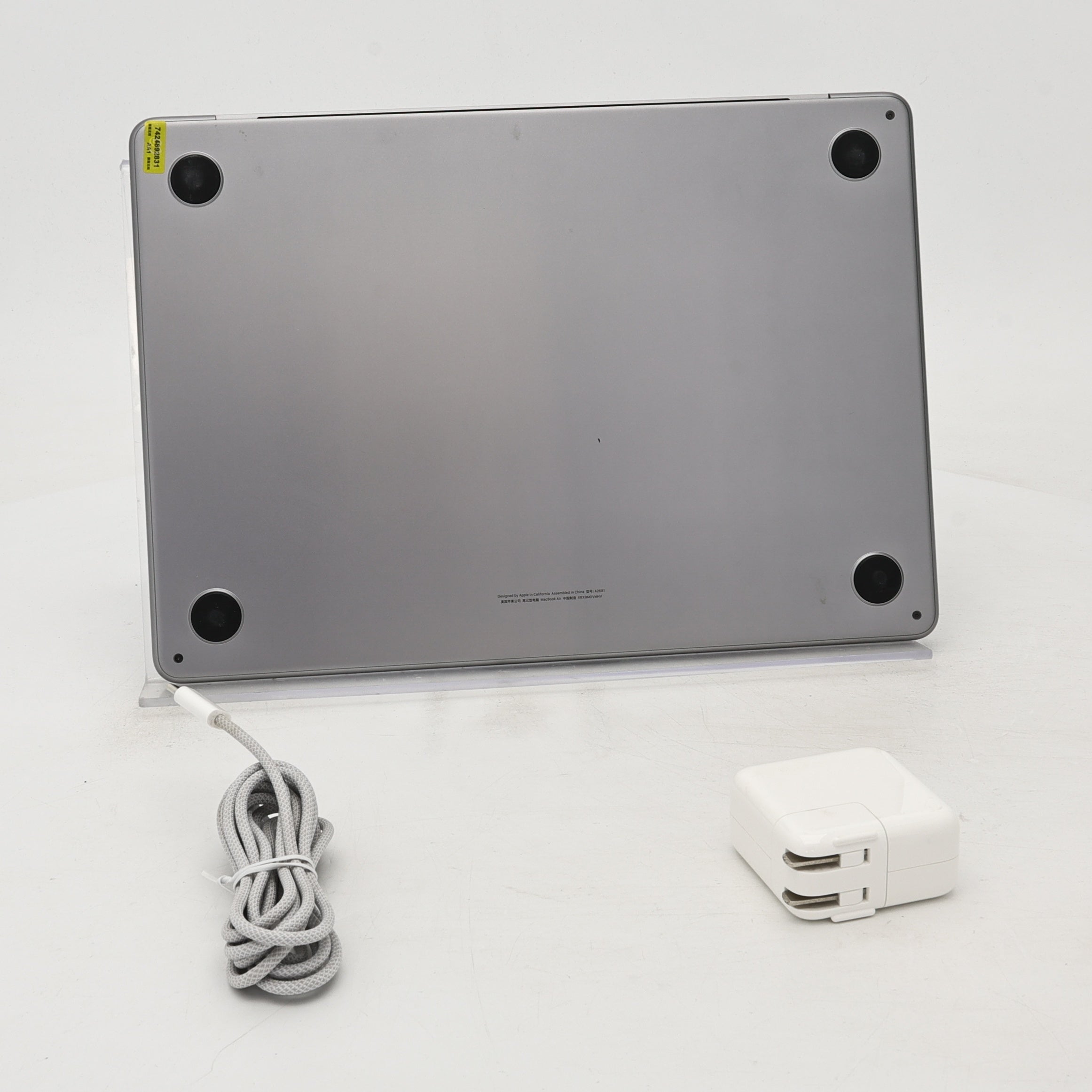 95新 Apple MacBook Air 22年 13寸 M2（8+8核） 8G RAM 256G SSD 深空灰色