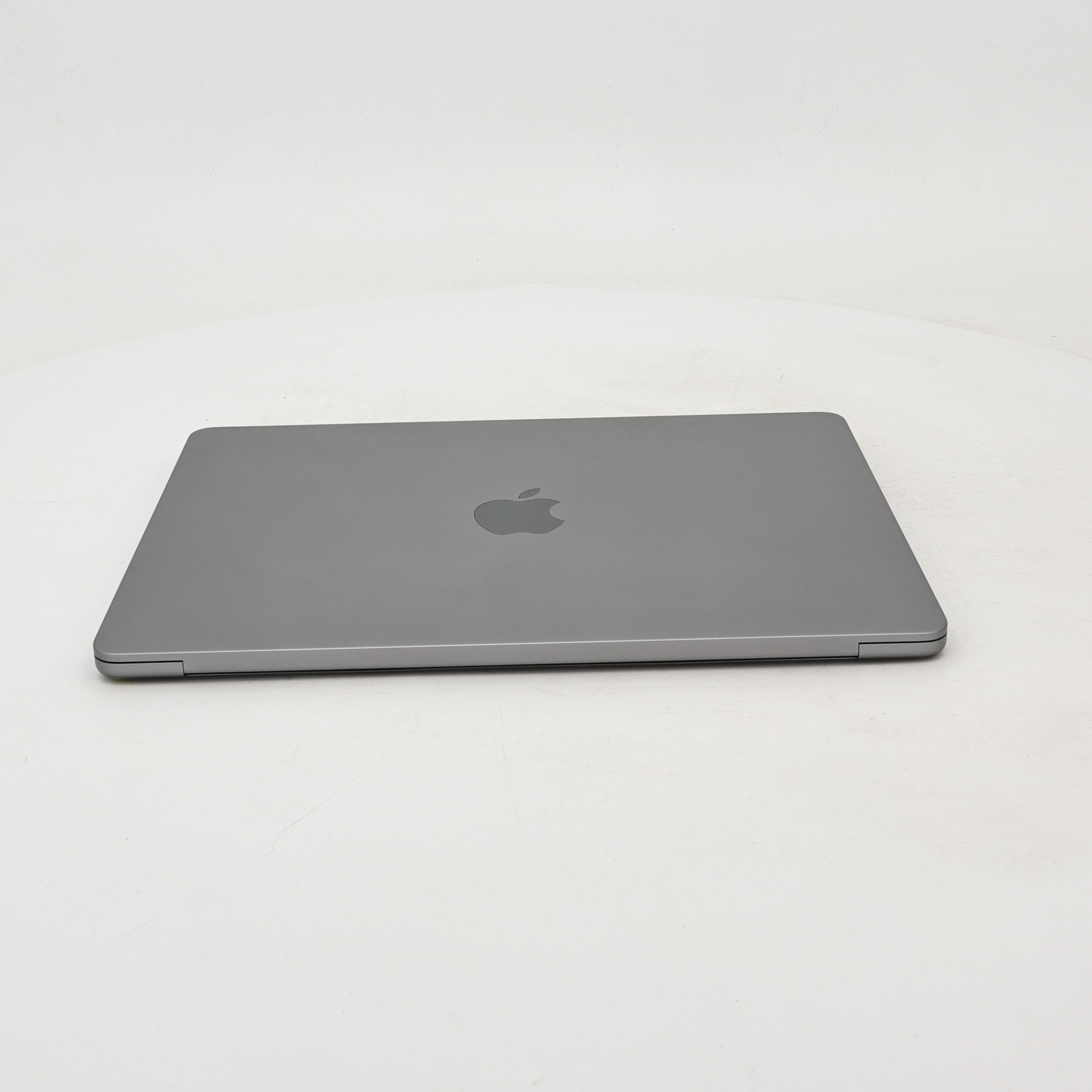 95新 Apple MacBook Air 22年 13寸 M2（8+8核） 8G RAM 256G SSD 深空灰色