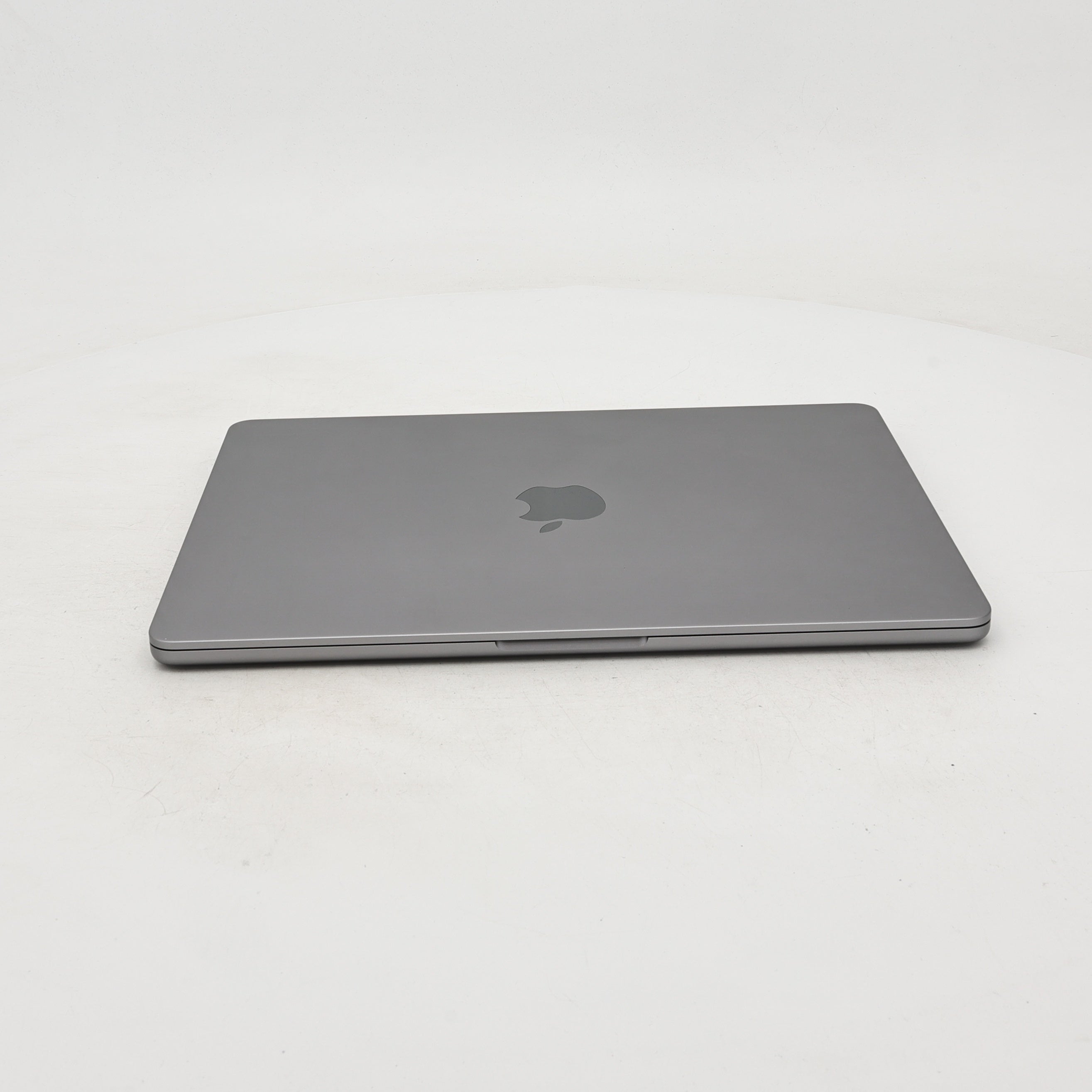 95新 Apple MacBook Air 22年 13寸 M2（8+8核） 8G RAM 256G SSD 深空灰色