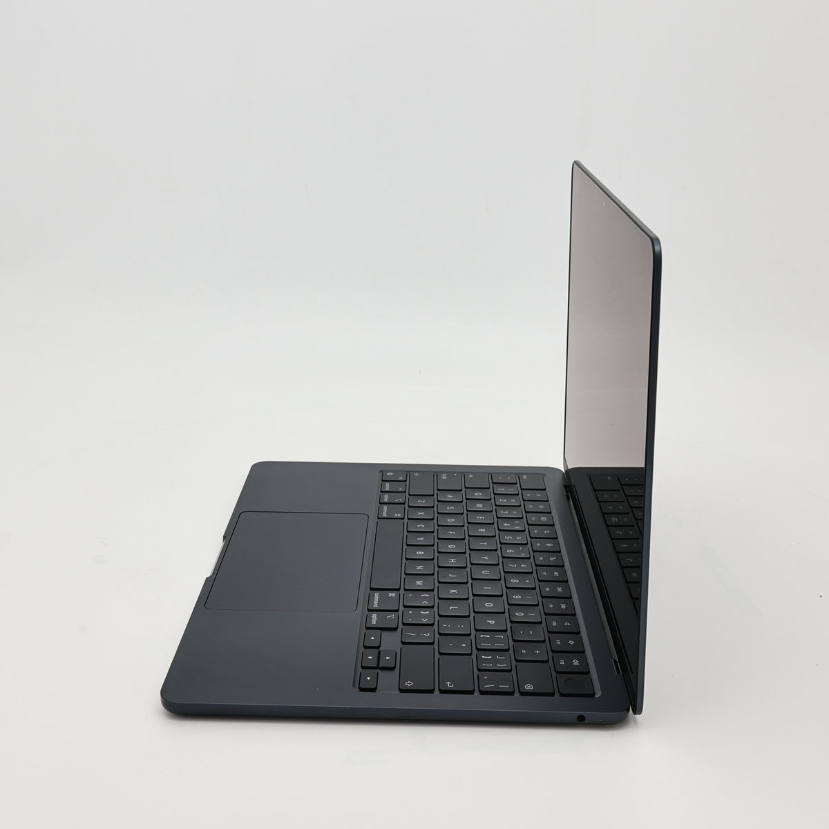 95新 Apple MacBook Air 22年 13寸 M2（8+8核） 16G RAM 256G SSD 午夜色