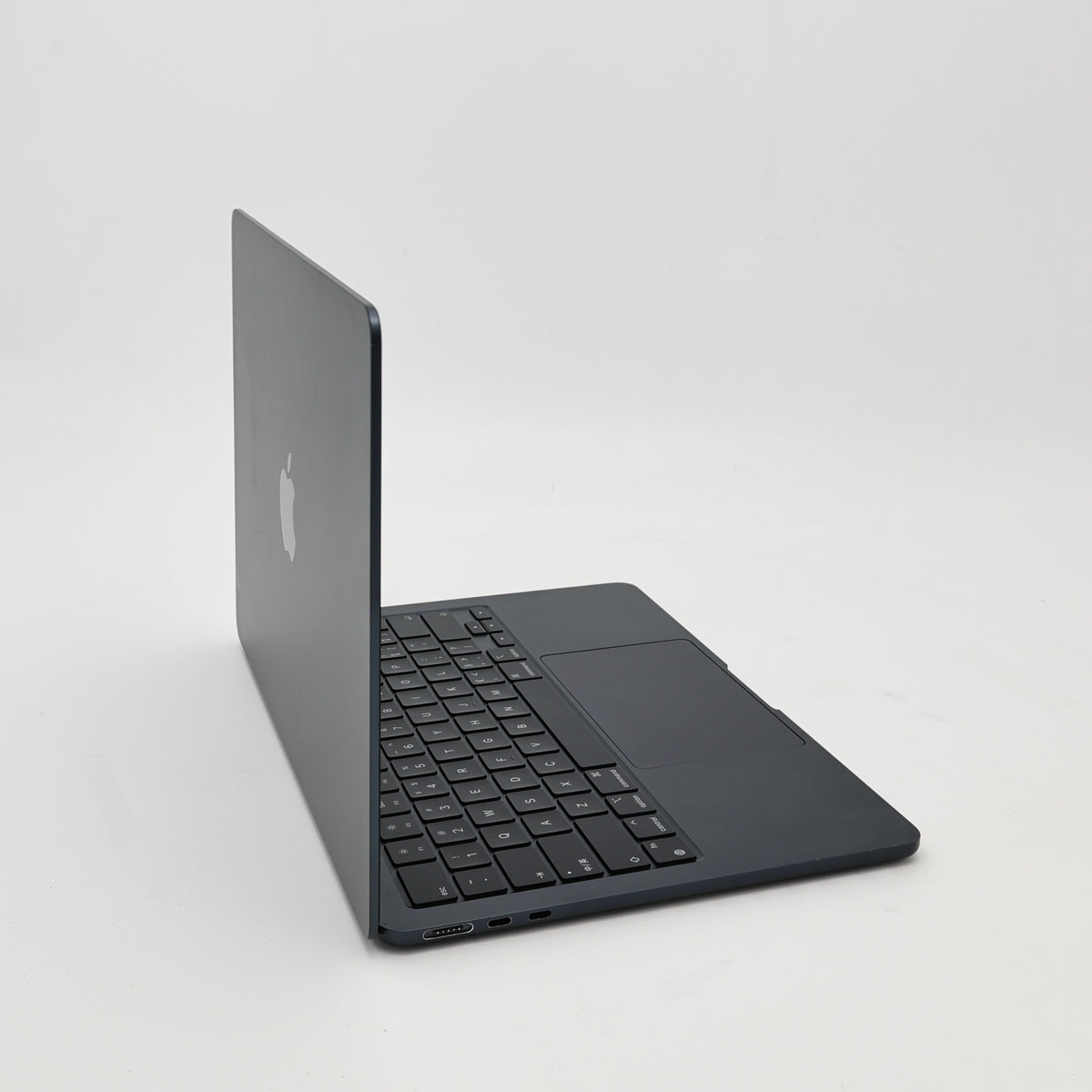 95新 Apple MacBook Air 22年 13寸 M2（8+8核） 16G RAM 256G SSD 午夜色