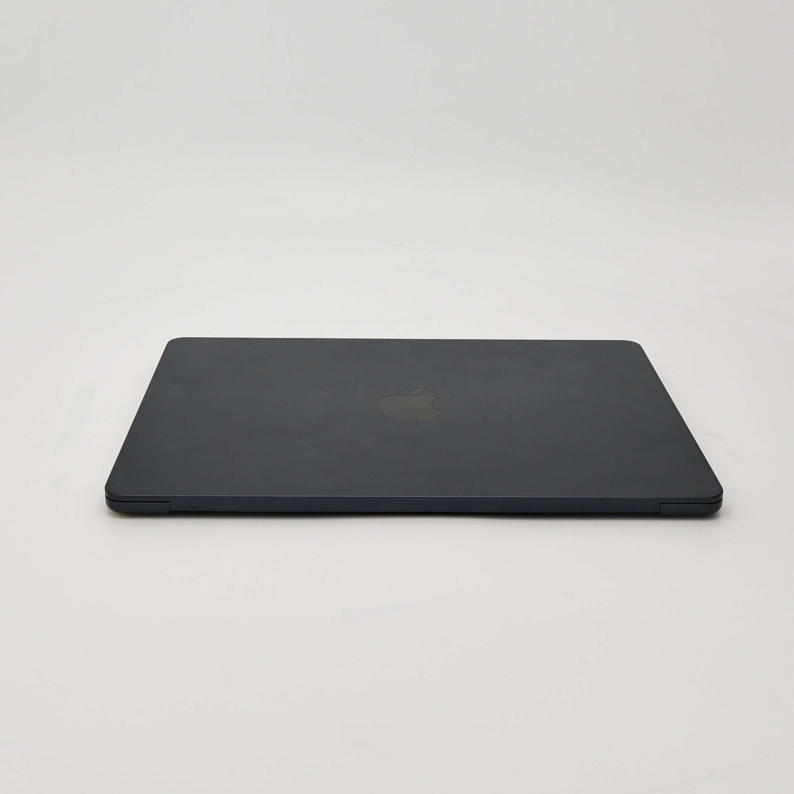 99新 Apple MacBook Air 22年 13寸 M2（8+10核） 8G RAM 512G SSD 午夜色