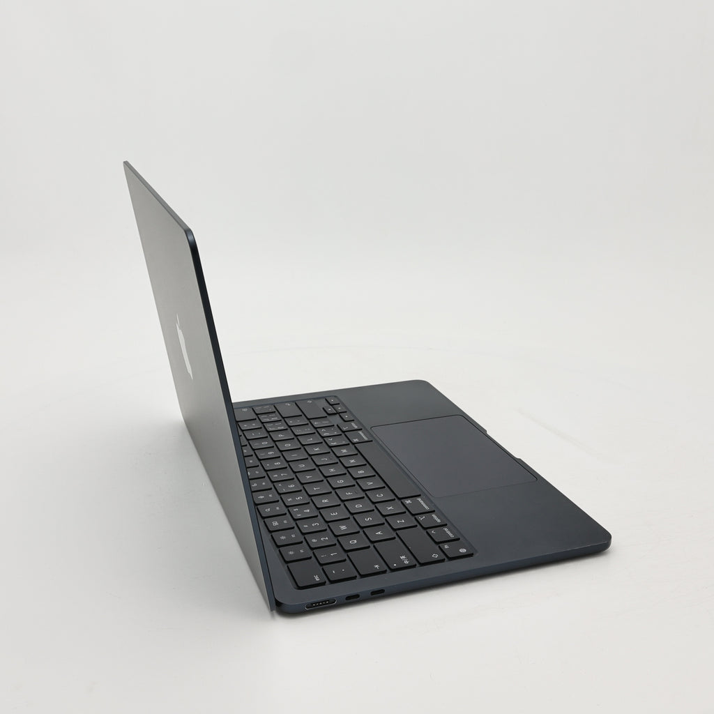 95新 Apple MacBook Air 22年 13寸 M2（8+8核） 8G RAM 256G SSD 午夜色