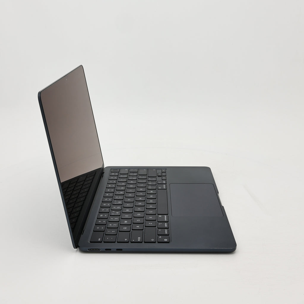 95新 Apple MacBook Air 22年 13寸 M2（8+8核） 8G RAM 256G SSD 午夜色