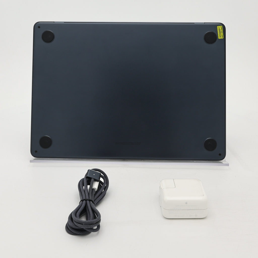 95新 Apple MacBook Air 22年 13寸 M2（8+8核） 8G RAM 256G SSD 午夜色