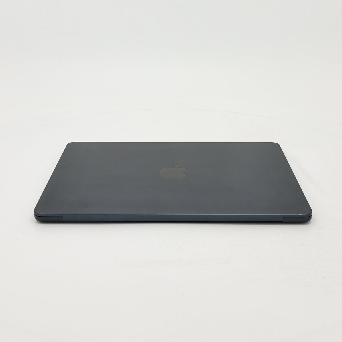 95新 Apple MacBook Air 22年 13寸 M2（8+8核） 8G RAM 256G SSD 午夜色