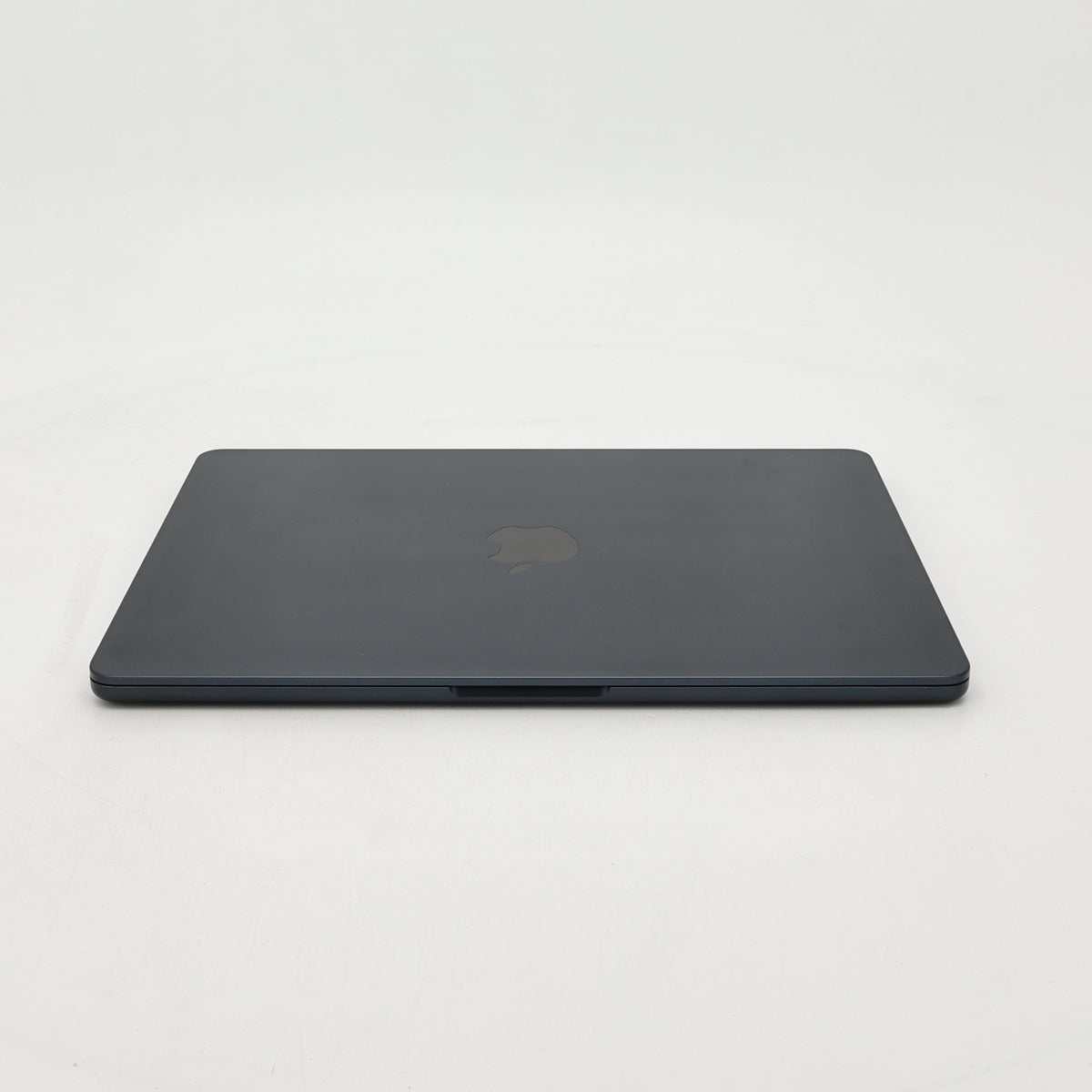 95新 Apple MacBook Air 22年 13寸 M2（8+8核） 8G RAM 256G SSD 午夜色