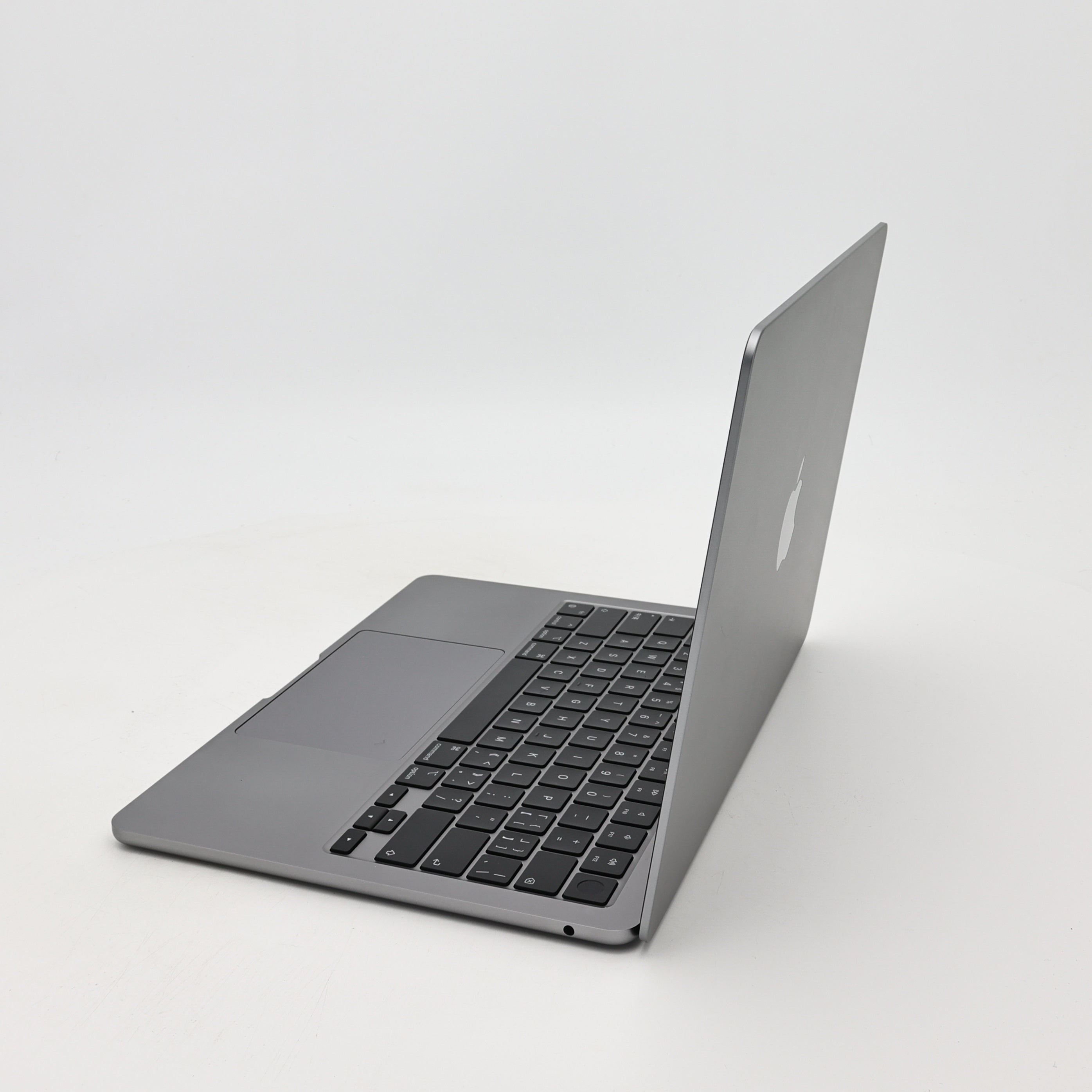 95新 Apple MacBook Air 22年 13寸 M2（8+8核） 8G RAM 256G SSD 深空灰色