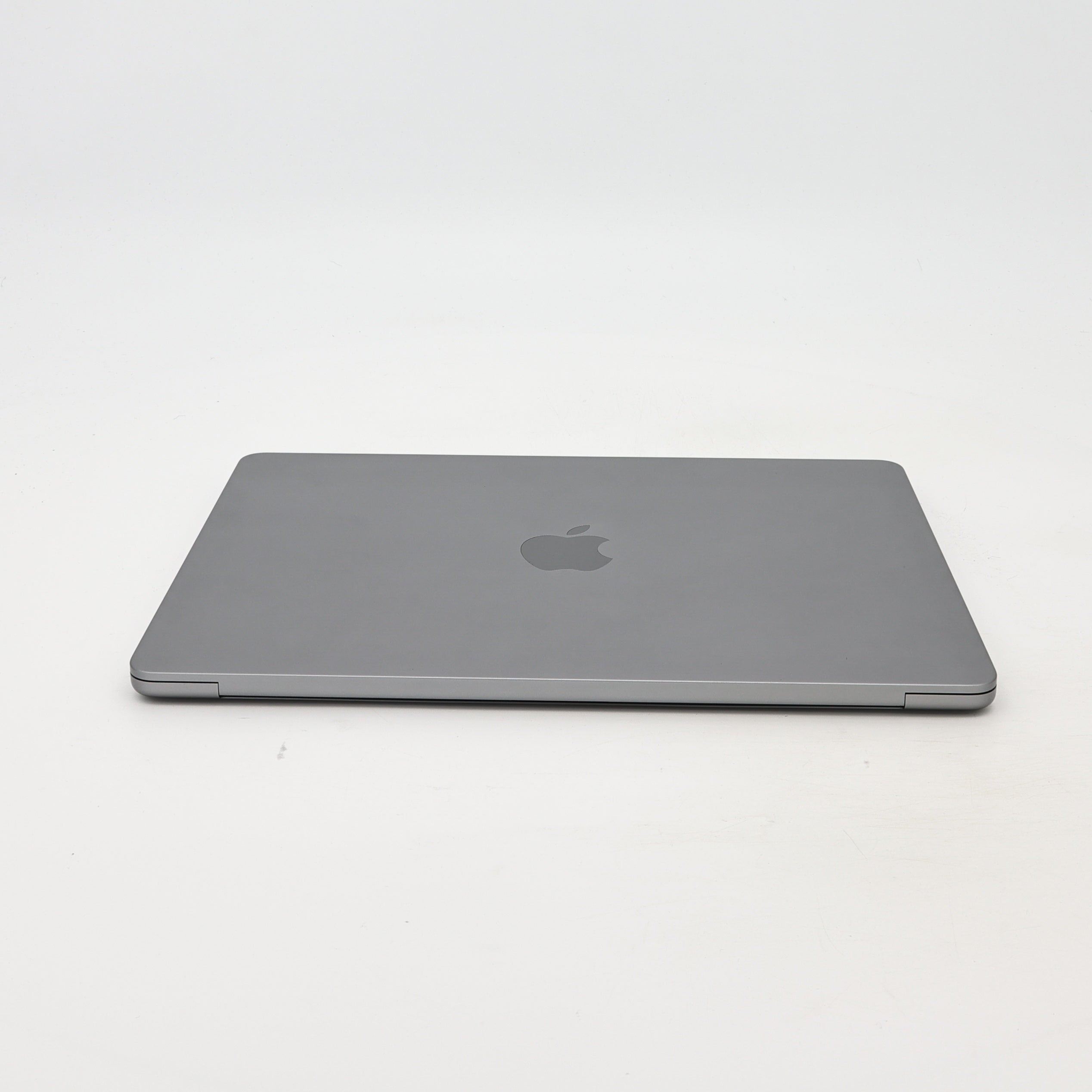 95新 Apple MacBook Air 22年 13寸 M2（8+8核） 8G RAM 256G SSD 深空灰色