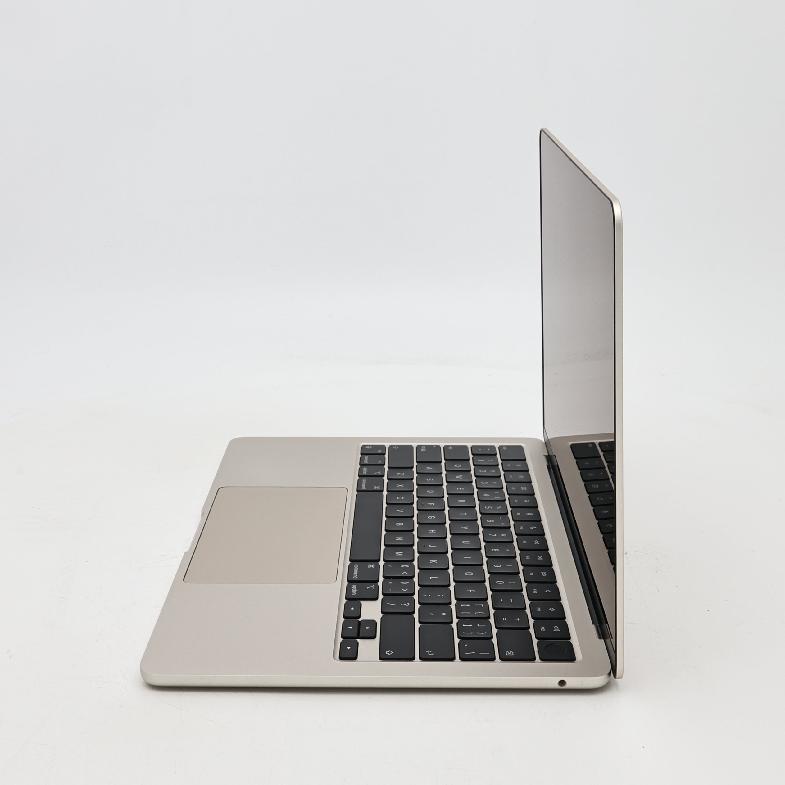95新 Apple MacBook Air 22年 13寸 M2（8+8核） 8G RAM 256G SSD 星光色