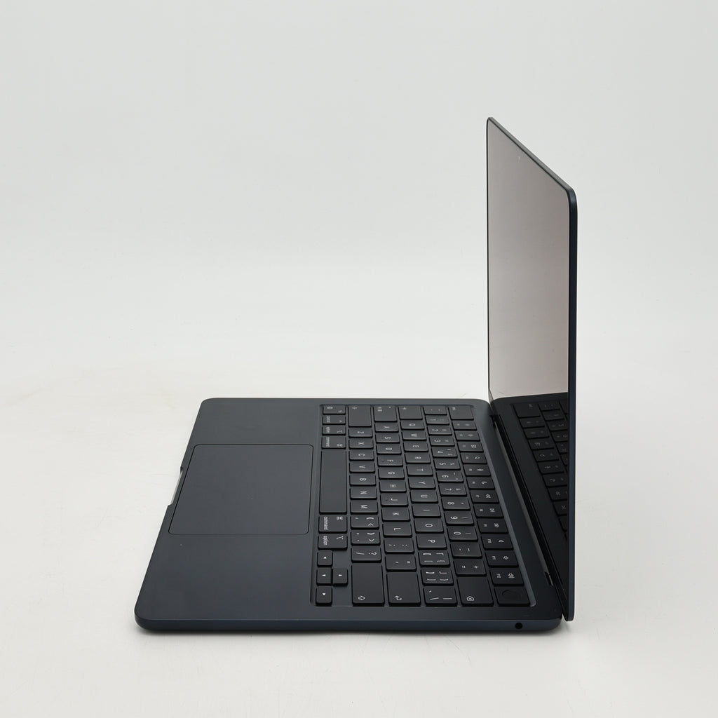 95新 Apple MacBook Air 22年 13寸 M2（8+8核） 8G RAM 256G SSD 午夜色