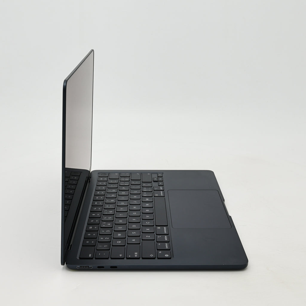 95新 Apple MacBook Air 22年 13寸 M2（8+8核） 8G RAM 256G SSD 午夜色