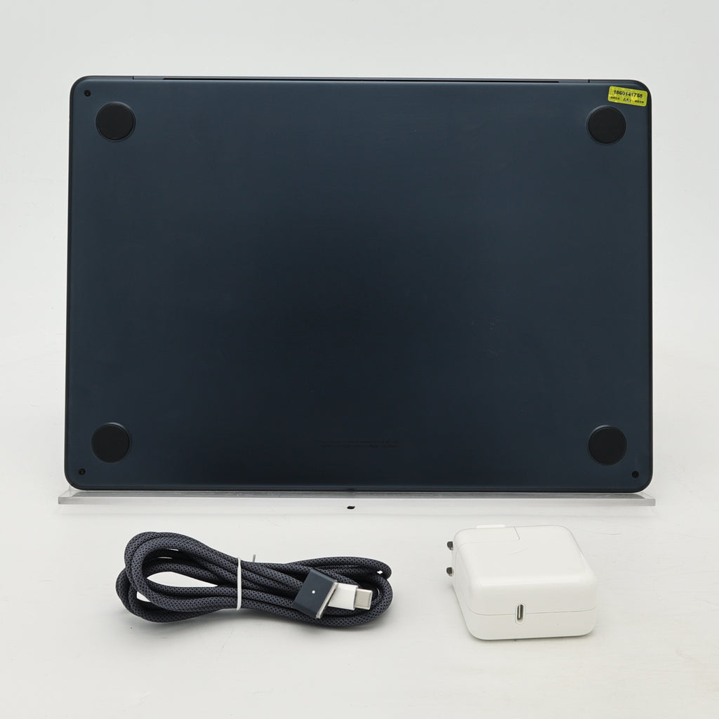 95新 Apple MacBook Air 22年 13寸 M2（8+8核） 8G RAM 256G SSD 午夜色