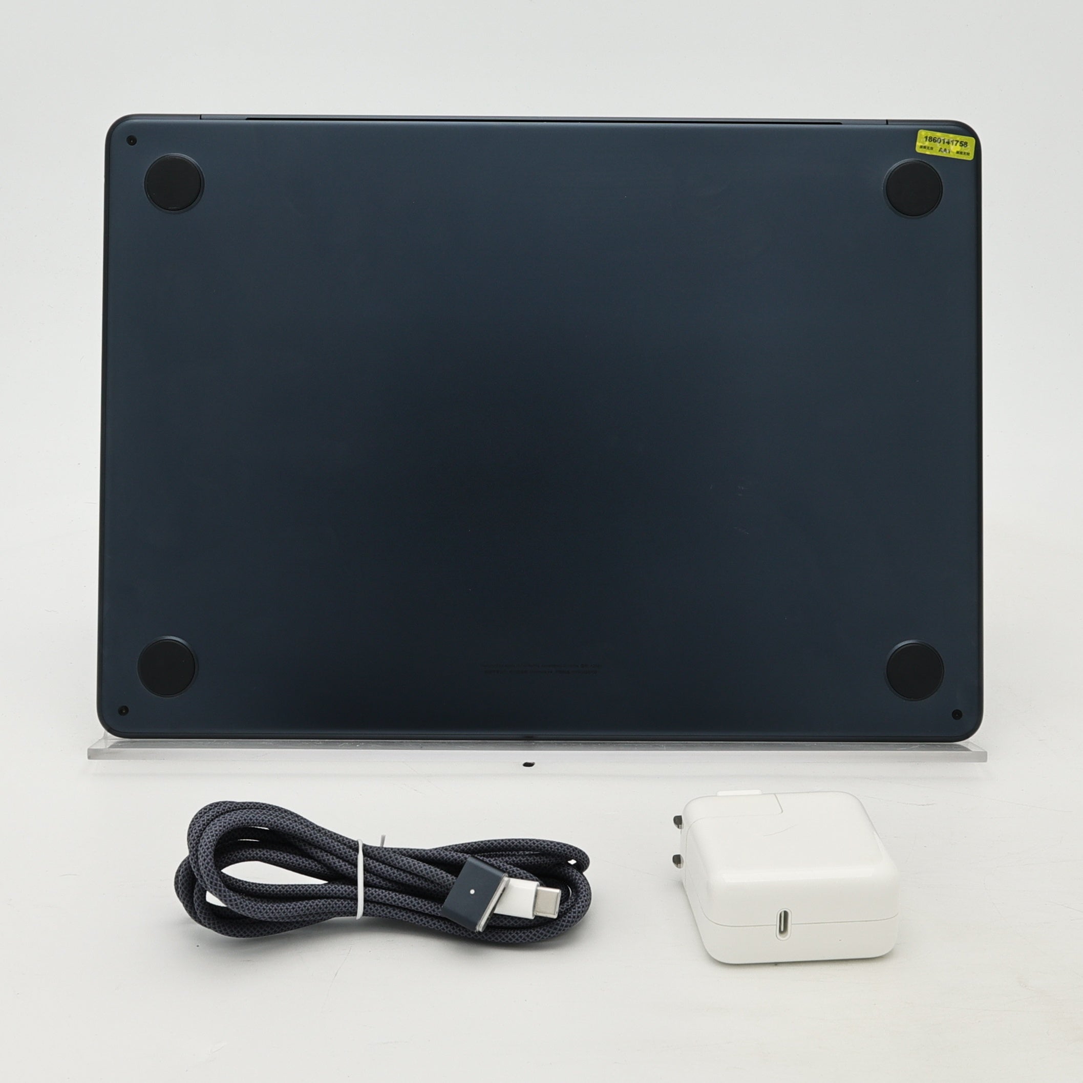 95新 Apple MacBook Air 22年 13寸 M2（8+8核） 8G RAM 256G SSD 午夜色