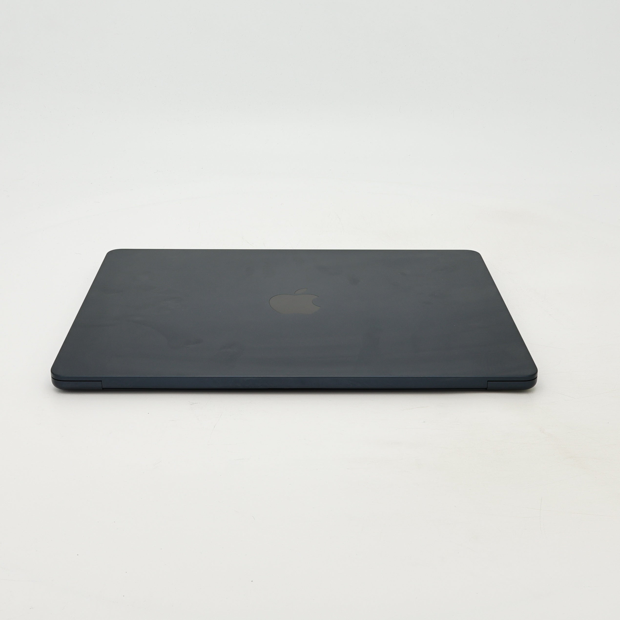 95新 Apple MacBook Air 22年 13寸 M2（8+8核） 8G RAM 256G SSD 午夜色