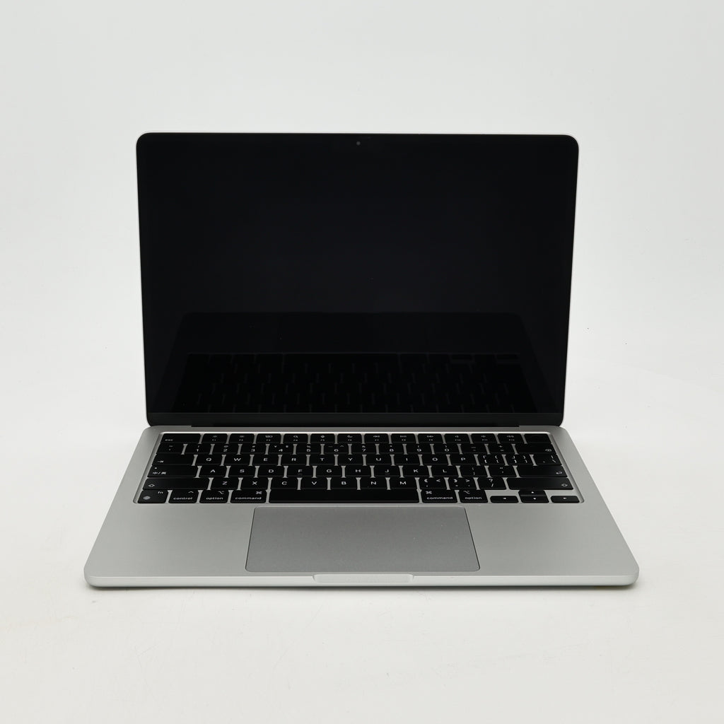 95新 Apple MacBook Air 22年 13寸 M2（8+8核） 16G RAM 256G SSD 銀色
