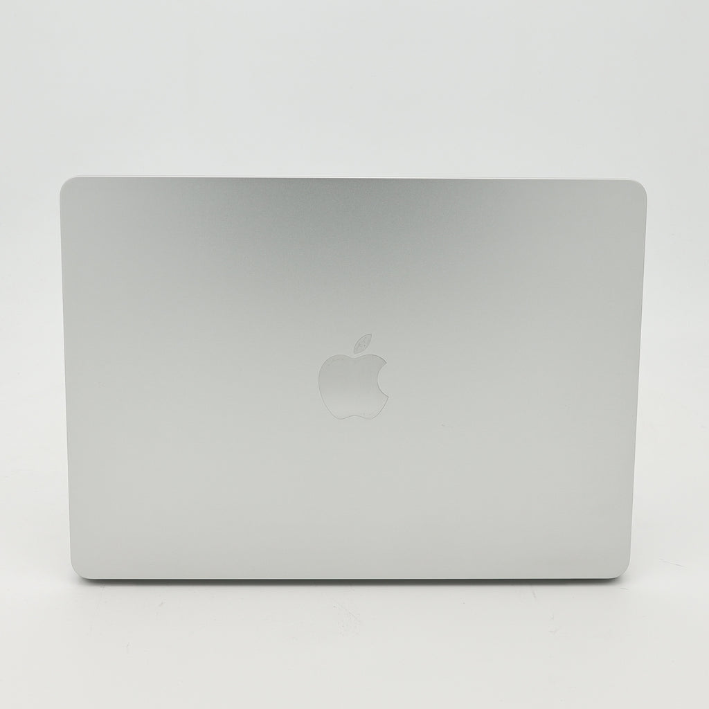 95新 Apple MacBook Air 22年 13寸 M2（8+8核） 16G RAM 256G SSD 銀色
