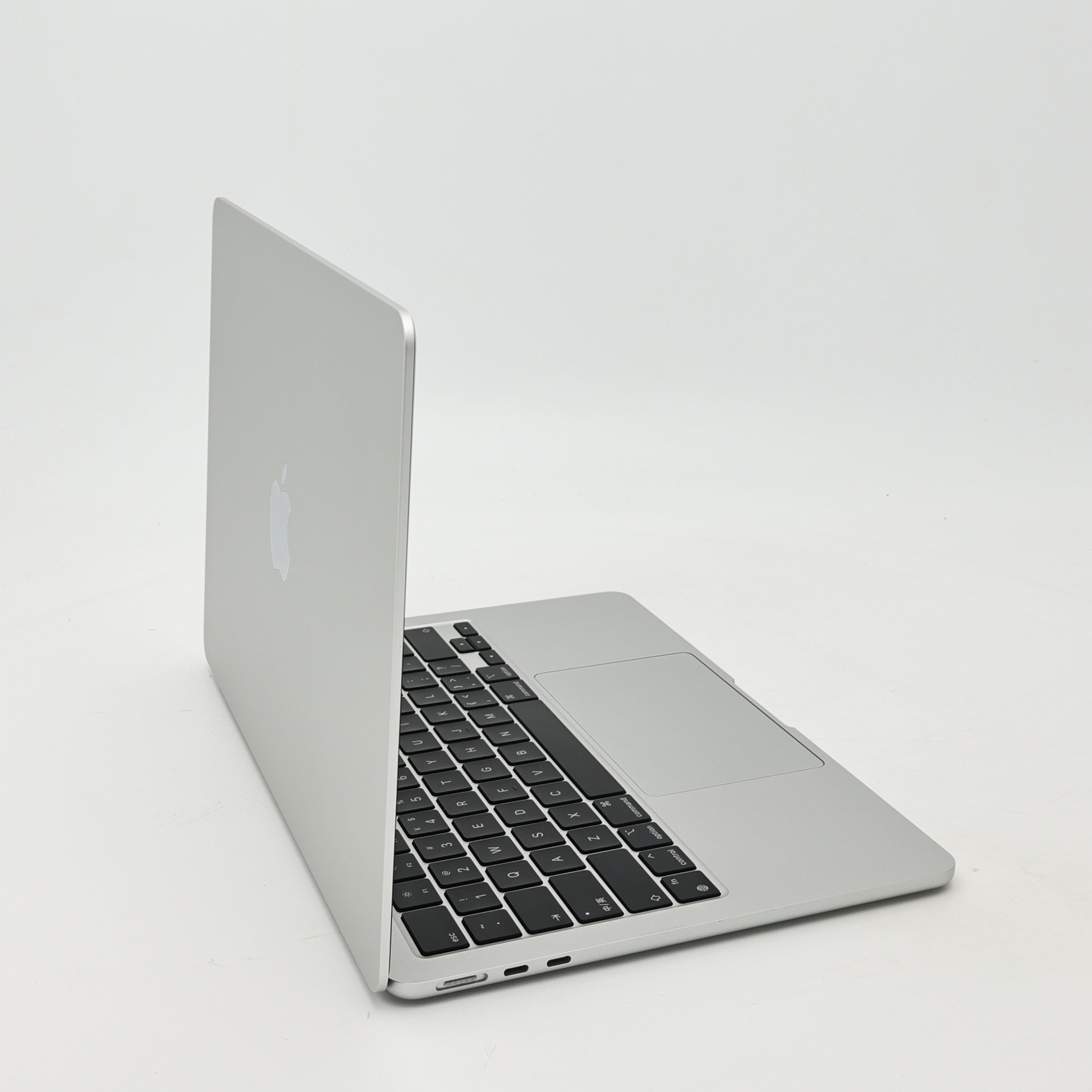 95新 Apple MacBook Air 22年 13寸 M2（8+8核） 16G RAM 256G SSD 銀色