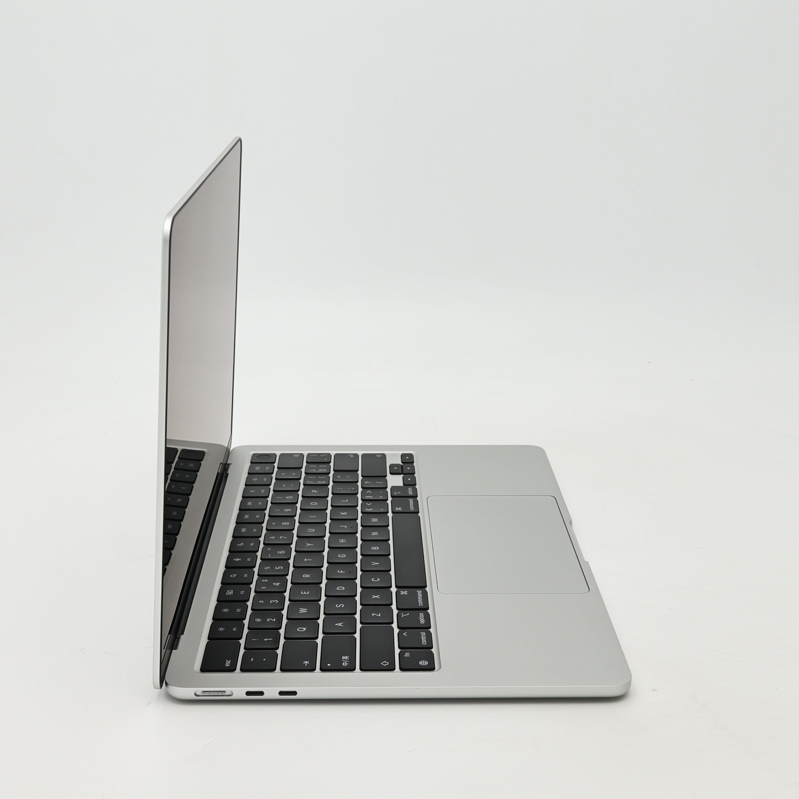 95新 Apple MacBook Air 22年 13寸 M2（8+8核） 16G RAM 256G SSD 銀色