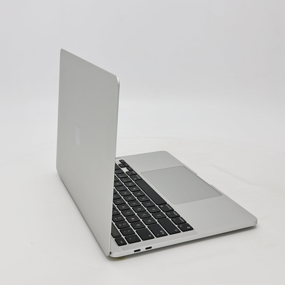 95新 Apple MacBook Pro 22年 13寸 M2（8+10核） 8G RAM 512G SSD 銀色