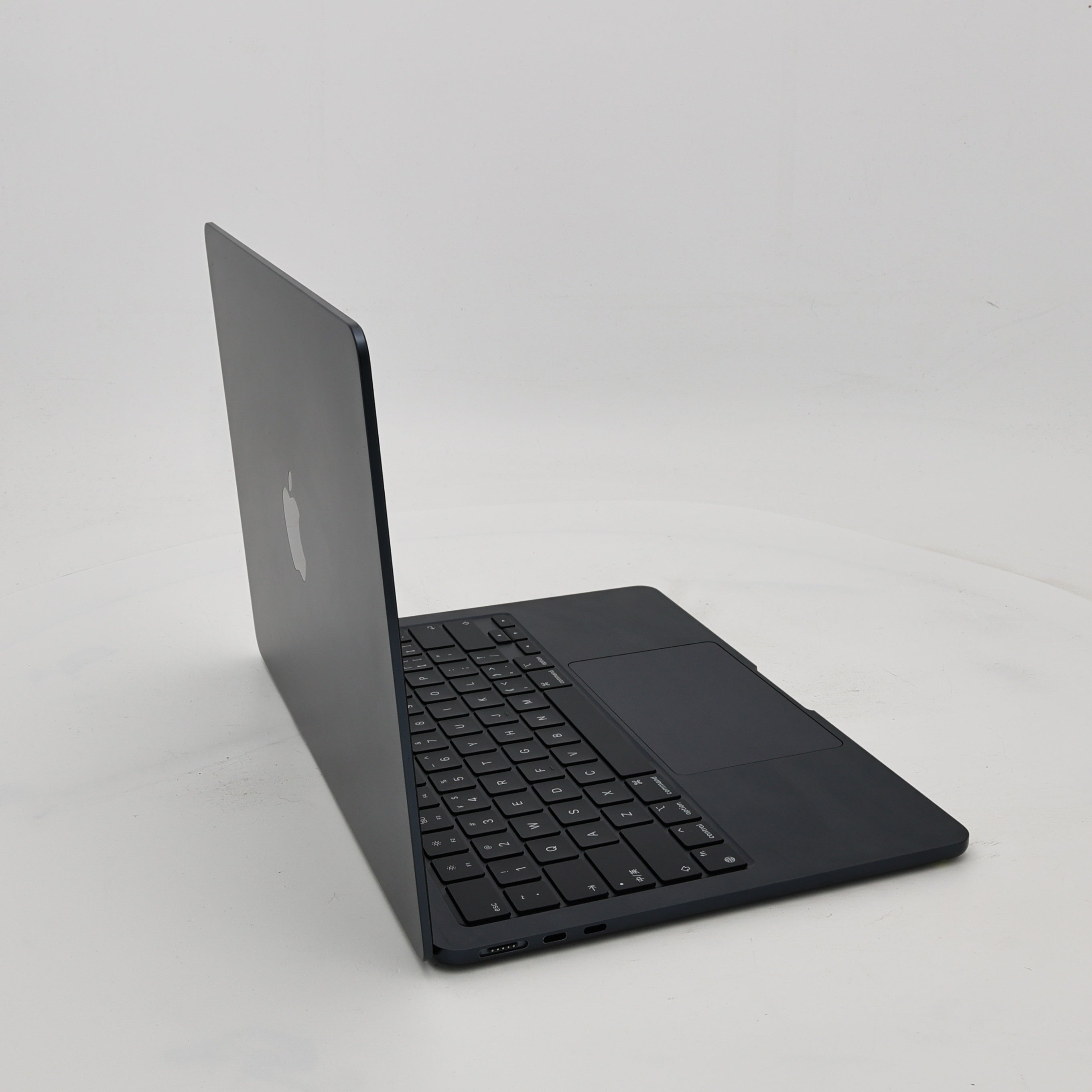 95新 Apple MacBook Air 22年 13寸 M2（8+8核） 8G RAM 256G SSD 午夜色